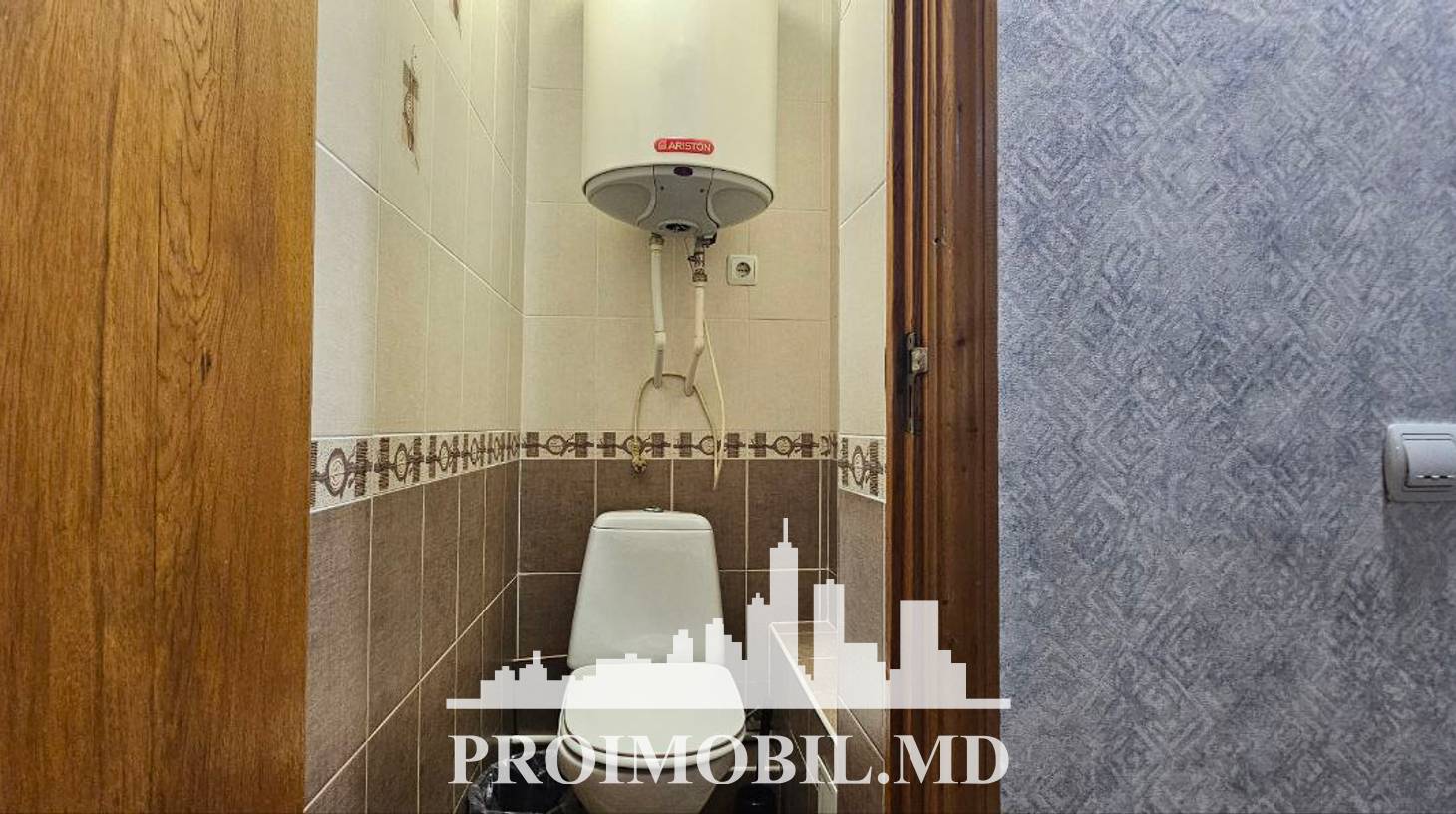 https://images.proimobil.md/CjKI229CP8mNOnu_jAlbPzrB1kVXiF78FyWdeu_Fen8/watermark:0.75:so:0:30:0.39/resize:fill:1460:816:1/gravity:ce/bG9jYWw6Ly8vZXN0YXRlL2xyLzA1ODZlODk1LWY1YjUtNDZkNi05MTRiLTIzYjNjMmZkZDFkOS5qcGVn