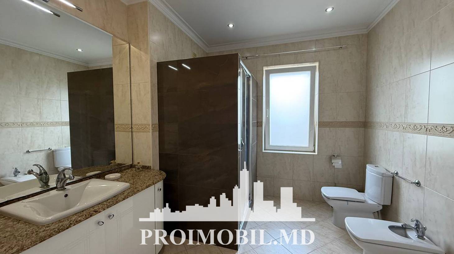 https://images.proimobil.md/CokRtaLzXqCsyqw0hgcN5Uo_qddaarZ7xheawoGTvN4/watermark:0.75:so:0:30:0.39/resize:fill:1460:816:1/gravity:ce/bG9jYWw6Ly8vZXN0YXRlL2xyL2QzZDc0MzRlLWYxNDUtNGE1Ny1iNzBmLTVkMzY3YTIxYTI5MS5qcGVn