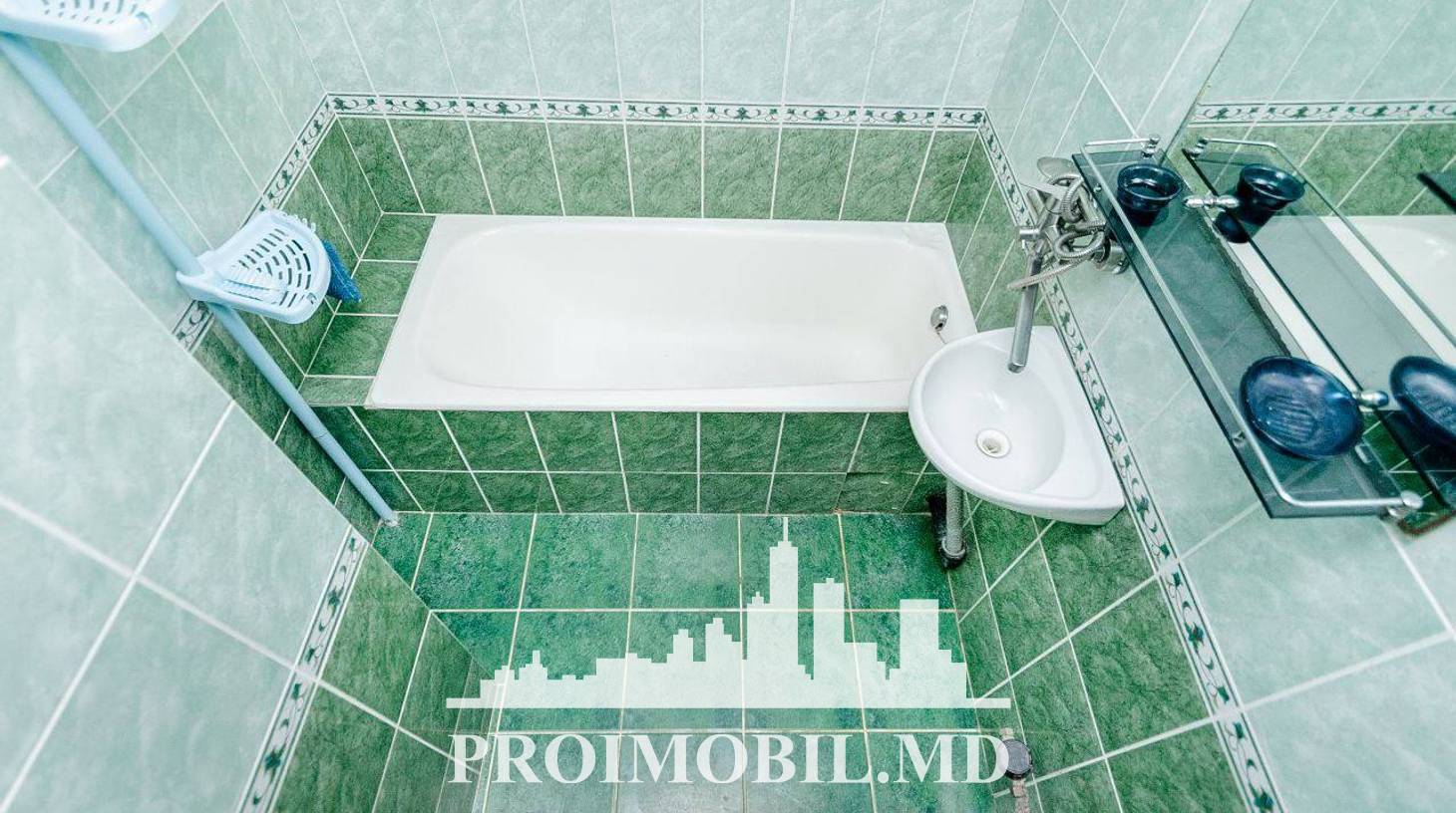 https://images.proimobil.md/CqOZz8PpIGwuUh04txDpgJN0JEW0rbR9xLAMNBG5I3U/watermark:0.75:so:0:30:0.39/resize:fill:1460:816:1/gravity:ce/bG9jYWw6Ly8vZXN0YXRlL2xyL2UwODAxZmE1LTEyMzgtNDM4OS05NmUxLWE3ZWRjZDczMjY2Zi5qcGVn