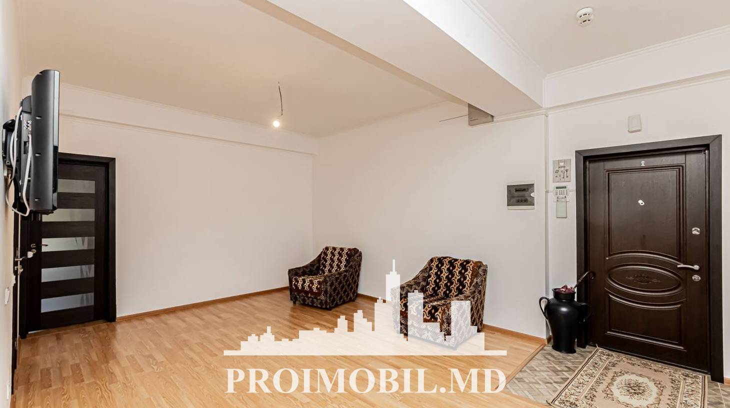 https://images.proimobil.md/CtAcz1181Qrp24CF68WIlS-WzUXxNf8FKVtafT99Ims/watermark:0.75:so:0:30:0.39/resize:fill:1460:816:1/gravity:ce/bG9jYWw6Ly8vZXN0YXRlL2xyLzljODI4Y2Y5LTFmYzUtNGZmMS04MWU0LWZkZDE1NmY3NjZlYy5qcGVn