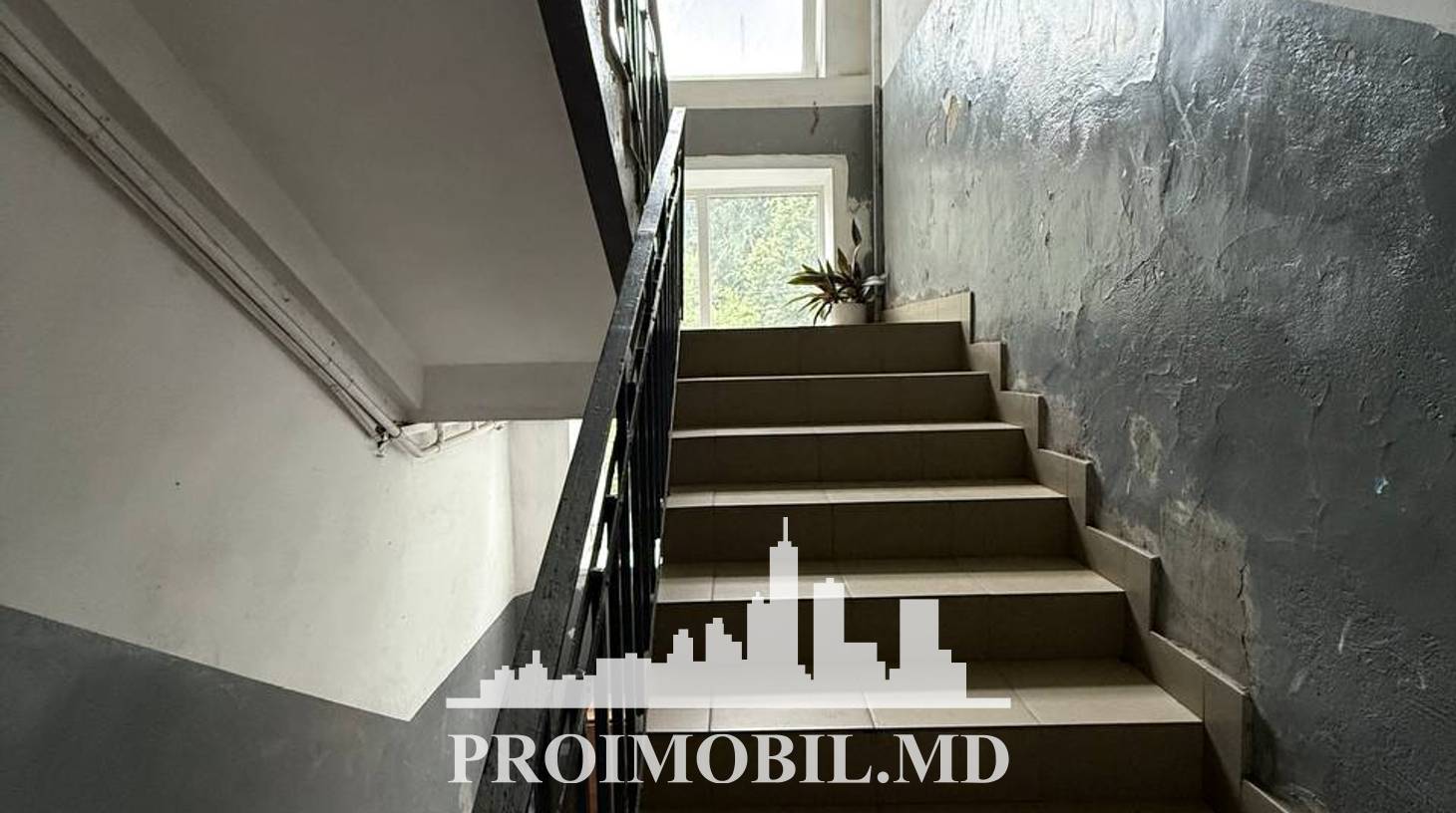 https://images.proimobil.md/CtWDDYIPPTAEKh_TIPCCc--RDN9tMOJZ0z93tSAJei8/watermark:0.75:so:0:30:0.39/resize:fill:1460:816:1/gravity:ce/bG9jYWw6Ly8vZXN0YXRlL2xyL2VhYmQyNWI4LWI0OTUtNDY2ZS05MjNmLWRlNTk4YTA3Y2MwMi5qcGVn