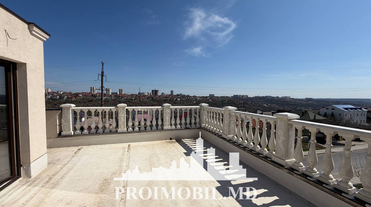 https://images.proimobil.md/Cu3hGZHv8z072fef3-pGz7W2sFIInJ9R75_-UHiyQG4/watermark:0.75:so:0:30:0.39/resize:fill:1460:816:1/gravity:ce/bG9jYWw6Ly8vZXN0YXRlL2xyLzE0NzE2ODVlLWNmMjItNGNjYi05ZmZkLTBiYTZmNTcwODg3ZC5qcGVn