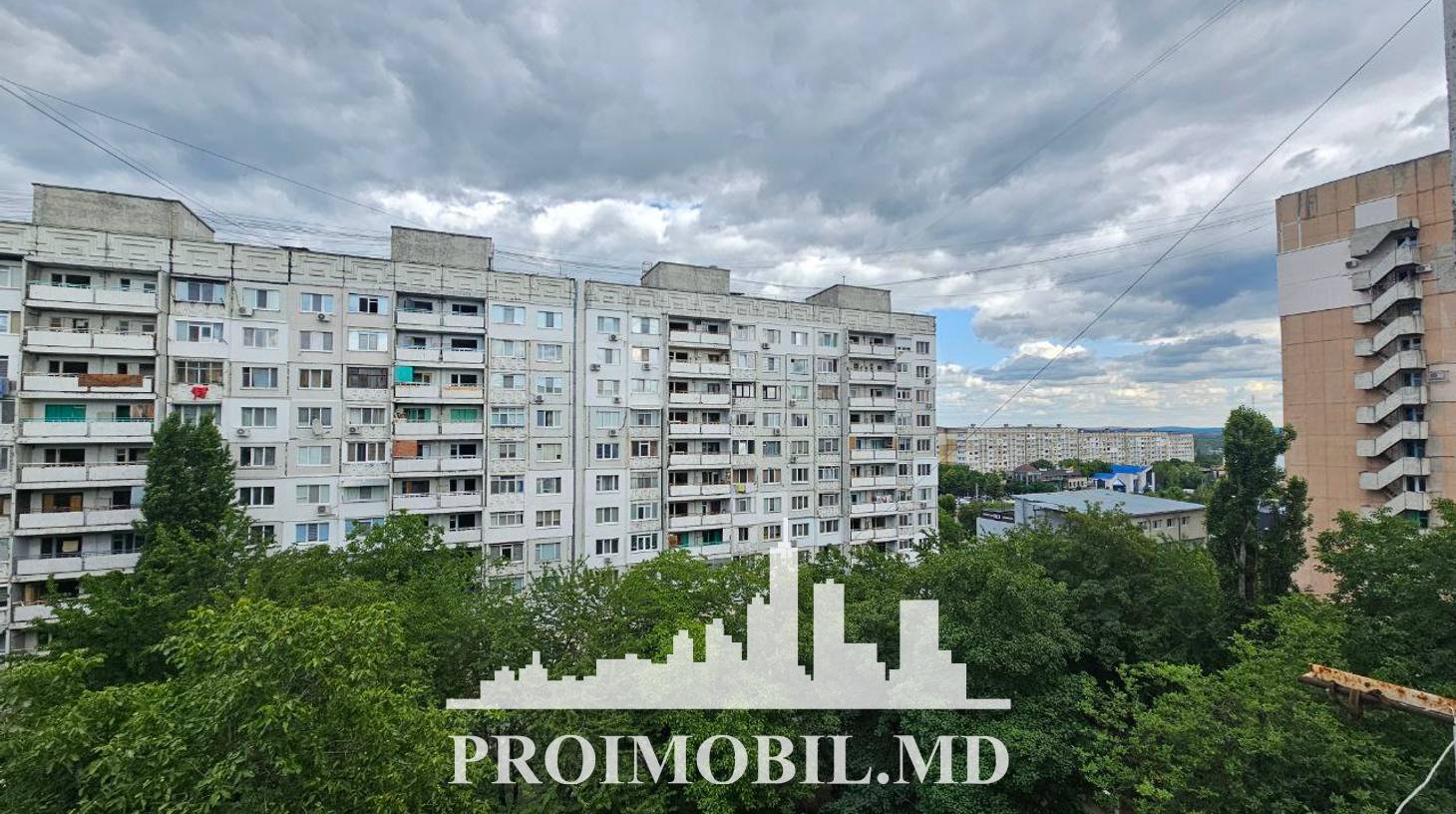 https://images.proimobil.md/CuBjvKSbbLRp1qUz-0rlgOeIKBx7xKFF21THrIxiiqg/watermark:0.75:so:0:30:0.39/resize:fill:1460:816:1/gravity:ce/bG9jYWw6Ly8vZXN0YXRlL2xyLzEzMWI4ZWMzLTg3ODItNDZmYy05NTBkLWFlNzU0NTY2NDkxZS5qcGVn