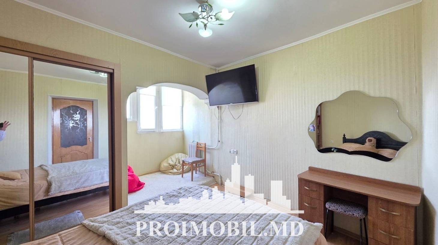 https://images.proimobil.md/Cz65c63SvFrV9kxF7iopMJiCAAdgL_KkA4wgodc8nNo/watermark:0.75:so:0:30:0.39/resize:fill:1460:816:1/gravity:ce/bG9jYWw6Ly8vZXN0YXRlL2xyLzllN2ExMDJjLTY5OWUtNDJhNS04ZGJkLTUyNDY2MWIyODc1My5qcGVn