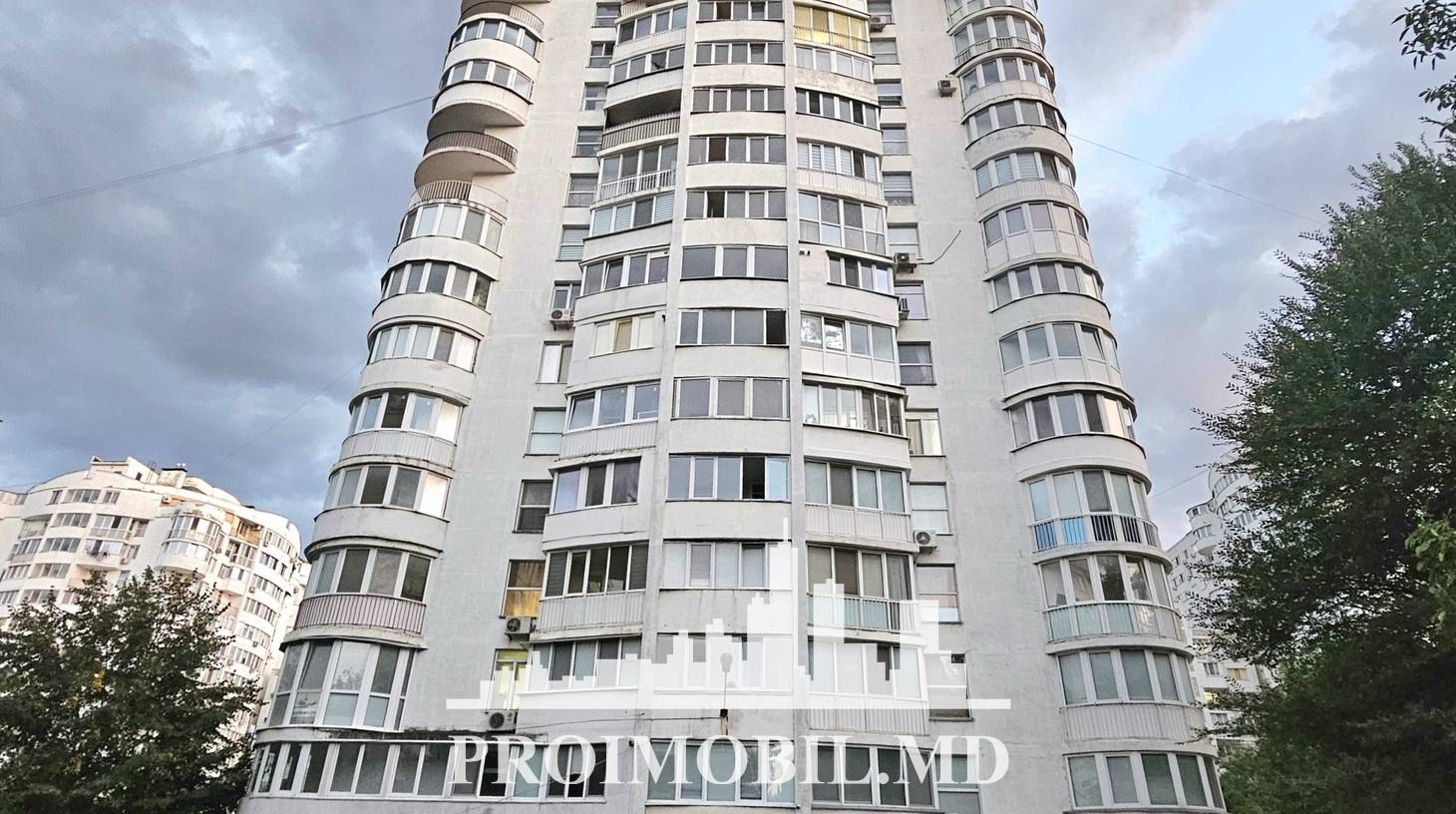 https://images.proimobil.md/CzHLHlco_0Hu-3k1qnpBKb5C3vagVbNkiDZhp6mm_-o/watermark:0.75:so:0:30:0.39/resize:fill:1460:816:1/gravity:ce/bG9jYWw6Ly8vZXN0YXRlL2xyLzVjMzllYzQzLThjMDYtNGVmMy1hOWEwLTMxYjk3M2ExNjFkYS5qcGVn