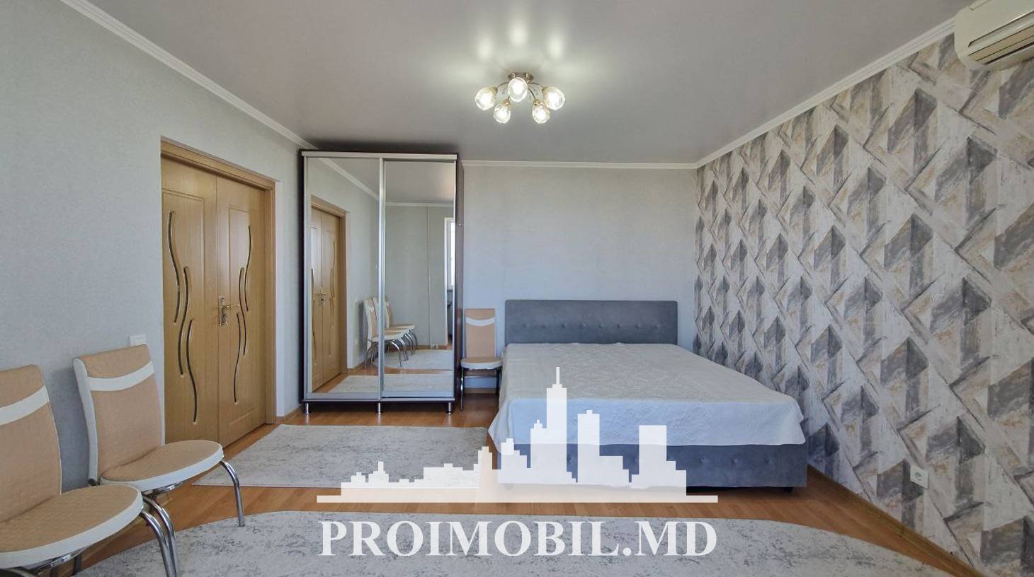 https://images.proimobil.md/D37-cfCT-L5bBxUkWRf0Ye0gpoFU1phgKw3Jrb0e7I0/watermark:0.75:so:0:30:0.39/resize:fill:1460:816:1/gravity:ce/bG9jYWw6Ly8vZXN0YXRlL2xyLzk4ZmNlYmM3LWEwZWItNGEyMS1iMTg1LThhNTRiYTkwOTJlYS5qcGVn