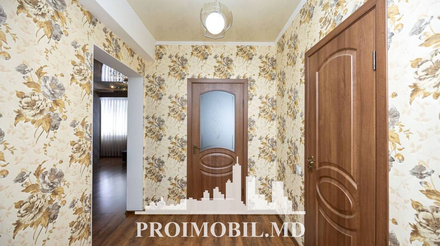 https://images.proimobil.md/D4LqZIKizdut1pQggS96cwkeH8XzO5ss_mXeYKMqkik/watermark:0.75:so:0:30:0.39/resize:fill:1460:816:1/gravity:ce/bG9jYWw6Ly8vZXN0YXRlL2xyL2M3YTQxY2M4LWUyZjUtNDMwNi05NjVhLWM3NmQ5NmIwYjJlMi5qcGVn