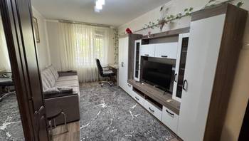 https://images.proimobil.md/D5hGZcm8bYSZ0SYOQ4BCddNsV0d8DRW8hpW0nufPl7Q/resize:fill:350:198:1/gravity:ce/bG9jYWw6Ly8vZXN0YXRlL2xyL2U4ZTI5YTBkLWM1NDYtNDU3Yy05ODUyLTNmYjFjMzFiZjM0ZC5qcGVn