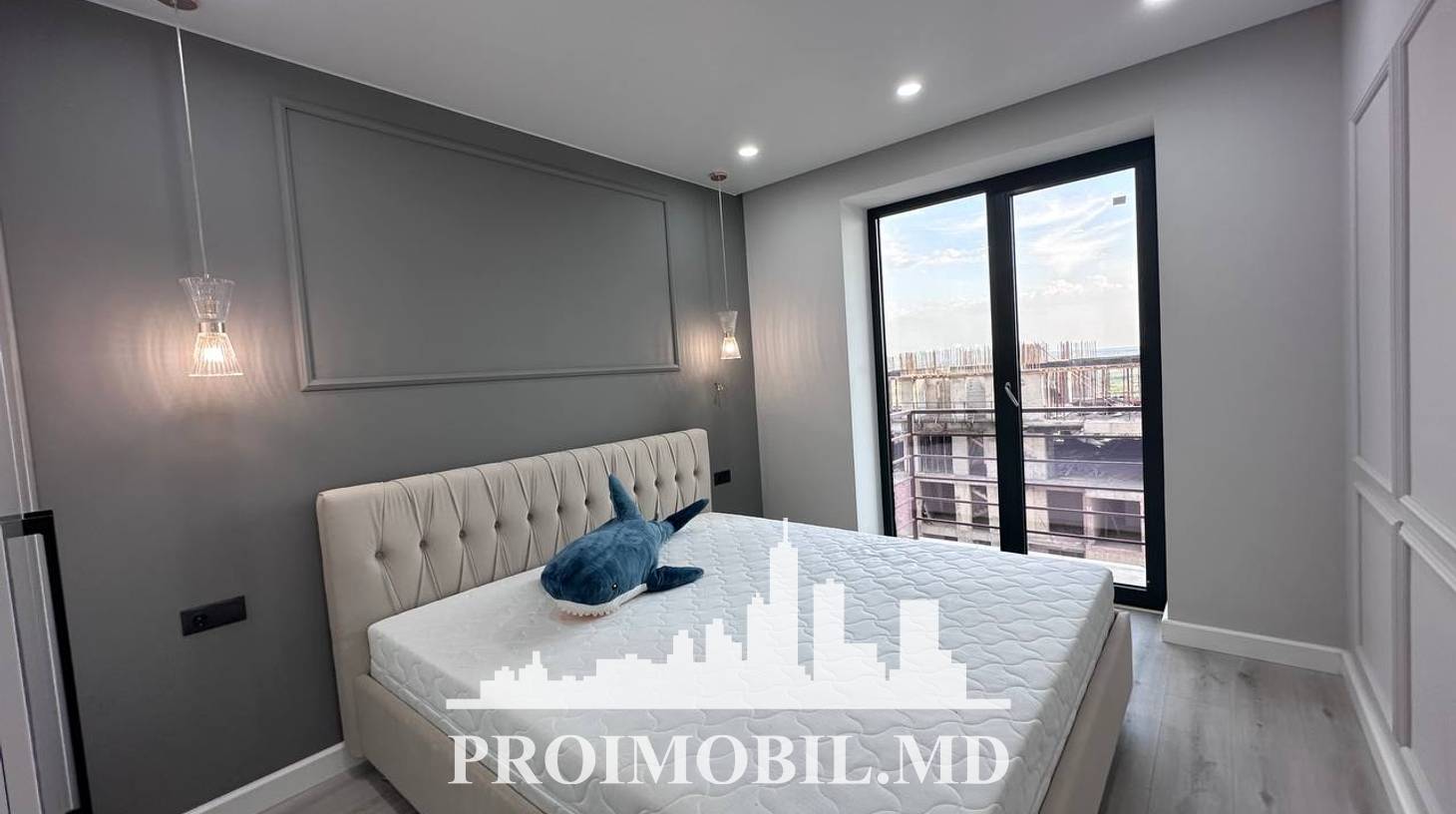 https://images.proimobil.md/D707kgDpsm0MywoFfZB52vBFzHQ8r7QTzkLPx3iWLyI/watermark:0.75:so:0:30:0.39/resize:fill:1460:816:1/gravity:ce/bG9jYWw6Ly8vZXN0YXRlL2xyL2RjOGJhZjBmLTgzMzQtNGJiNi1iZjI1LTg4NmVmNzQ3M2ExYS5qcGVn