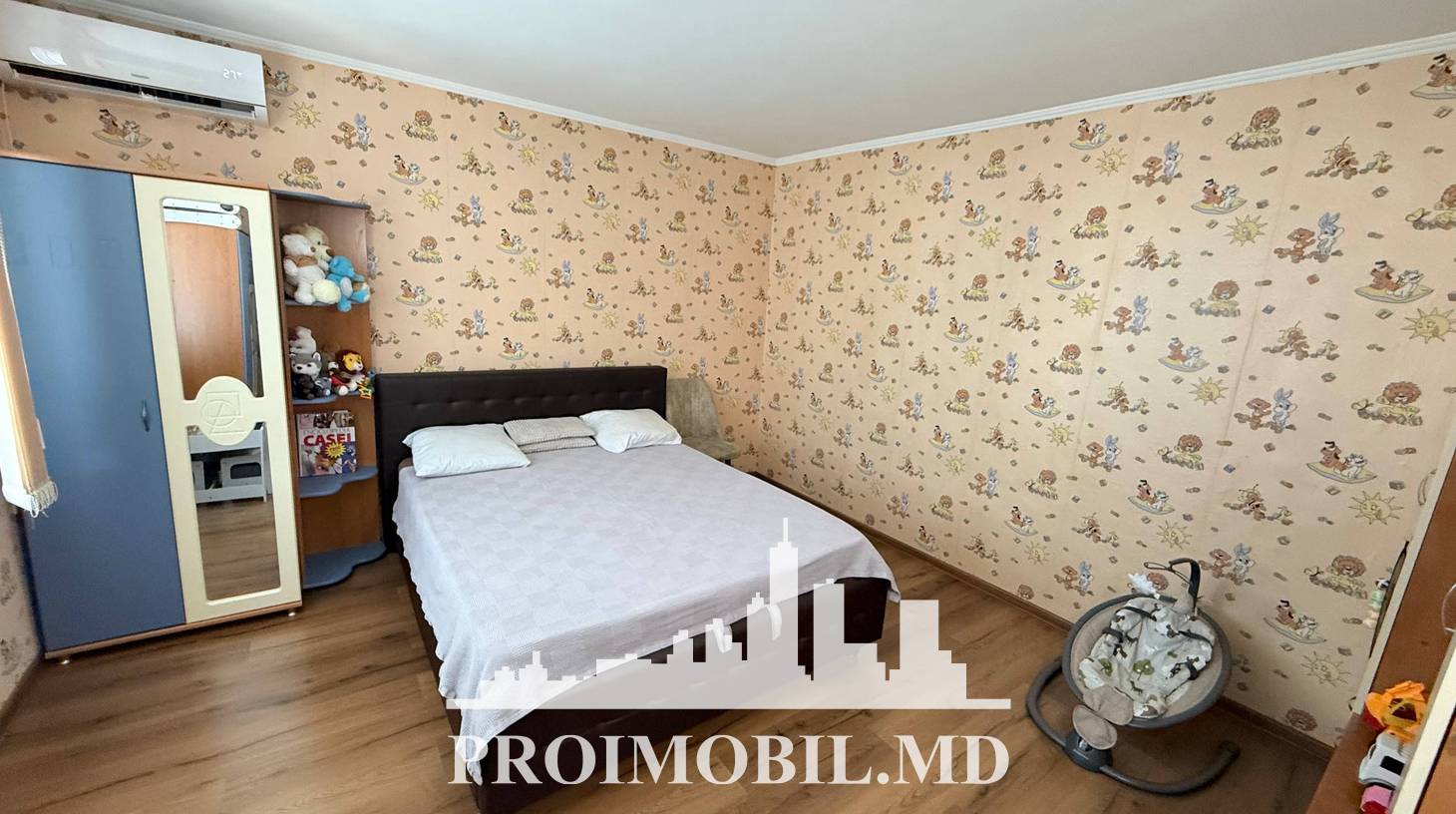 https://images.proimobil.md/D8nIIVuZakeuj3pm4c8COPeChW13EAC96E7xsg0ftDk/watermark:0.75:so:0:30:0.39/resize:fill:1460:816:1/gravity:ce/bG9jYWw6Ly8vZXN0YXRlL2xyLzcwYzE2YmNkLWRhMzMtNDJkYy1hM2JkLTk2ZjViNDhkODdmYy5qcGVn