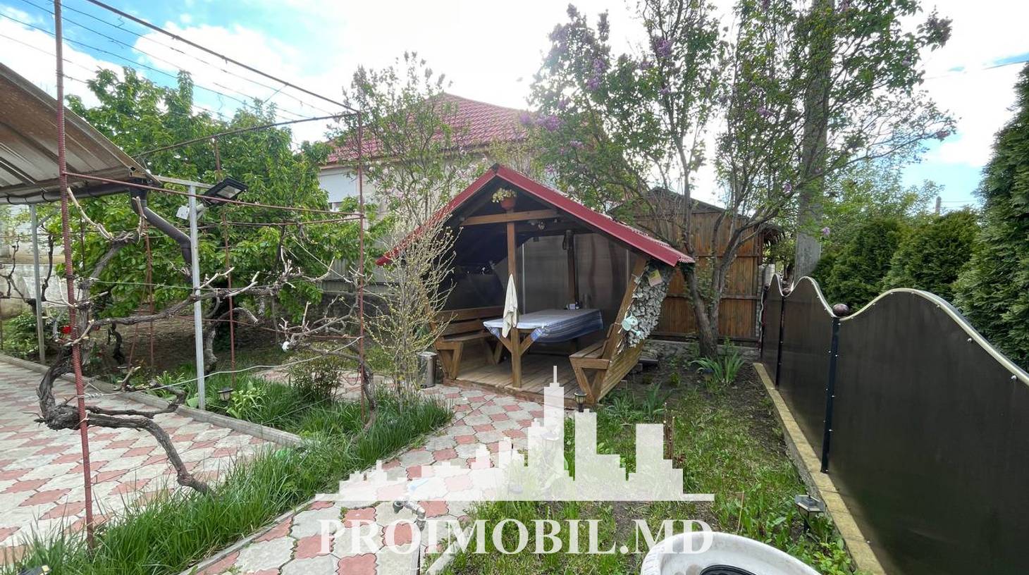 https://images.proimobil.md/DA2qigiB0Vfj9KaqRUSfQqf9H1o2l3Xt_rOB5TzBWJU/watermark:0.75:so:0:30:0.39/resize:fill:1460:816:1/gravity:ce/bG9jYWw6Ly8vZXN0YXRlL2xyLzY3ODQ4OTAwLTJjYWYtNGI3Ni1iNzg4LTNiOThjNzAwNDllNy5qcGVn
