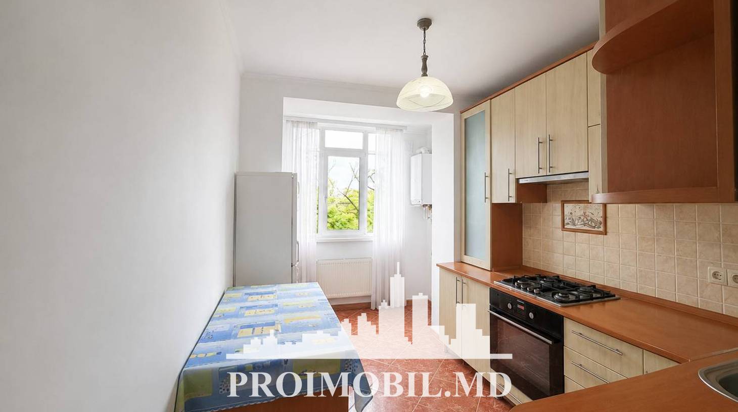 https://images.proimobil.md/DDRvAaS3d6nDLzjqXBOsX0Ast-RAp9XuE1TptyvmLZc/watermark:0.75:so:0:30:0.39/resize:fill:1460:816:1/gravity:ce/bG9jYWw6Ly8vZXN0YXRlL2xyL2U3YjdjOWNkLWJiZDMtNGFiYy04NWE2LTZhZDI2NDkwNWUwYS5qcGVn