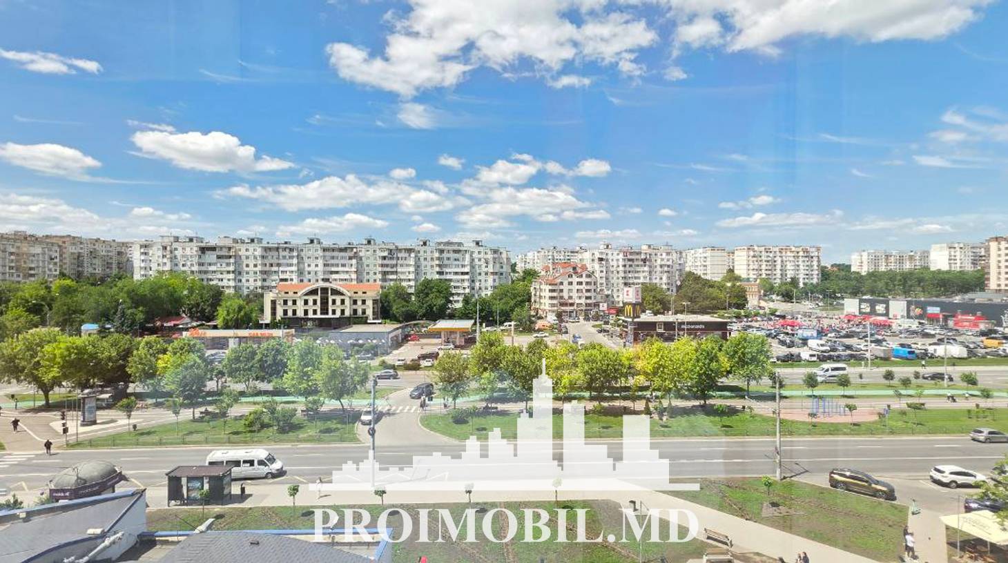 https://images.proimobil.md/DGE_yzYVHCVsljfnXhA5LQx-QXsyBPCKh4tVC5J3E2g/watermark:0.75:so:0:30:0.39/resize:fill:1460:816:1/gravity:ce/bG9jYWw6Ly8vZXN0YXRlL2xyLzA3ODA3YTk1LTg1MjAtNGY5YS1iMzVkLTM3Y2JjNWUyOWE4My5qcGVn