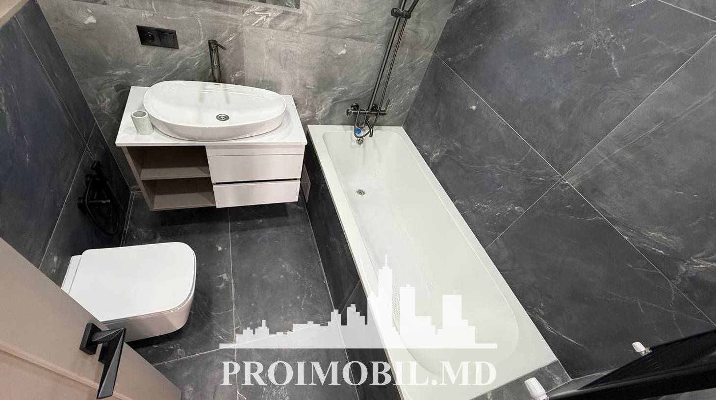 https://images.proimobil.md/DHY2HD0MAKD6TRU8rsuwye98QpmdbA9pHFcL9mSDgZg/watermark:0.75:so:0:30:0.39/resize:fill:1460:816:1/gravity:ce/bG9jYWw6Ly8vZXN0YXRlL2xyL2Y0MGZiMzdlLWM1ZDktNGNlZC04NzI0LTU1OTQ3MGU3MjQzYi5qcGVn
