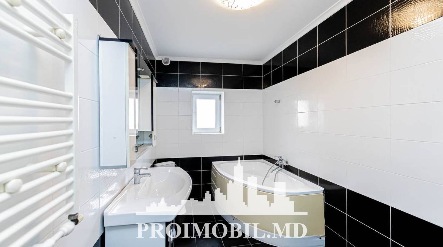 https://images.proimobil.md/DHv0CVKodEm99h0WDxygi3AydMIINuV3x3j2tfLvxYw/watermark:0.75:so:0:30:0.39/resize:fill:1460:816:1/gravity:ce/bG9jYWw6Ly8vZXN0YXRlL2xyL2E1YzRmZGE4LTY0NzMtNDc4Zi1hYTZmLTY1ZmZmNzUxMGY4OS5qcGVn