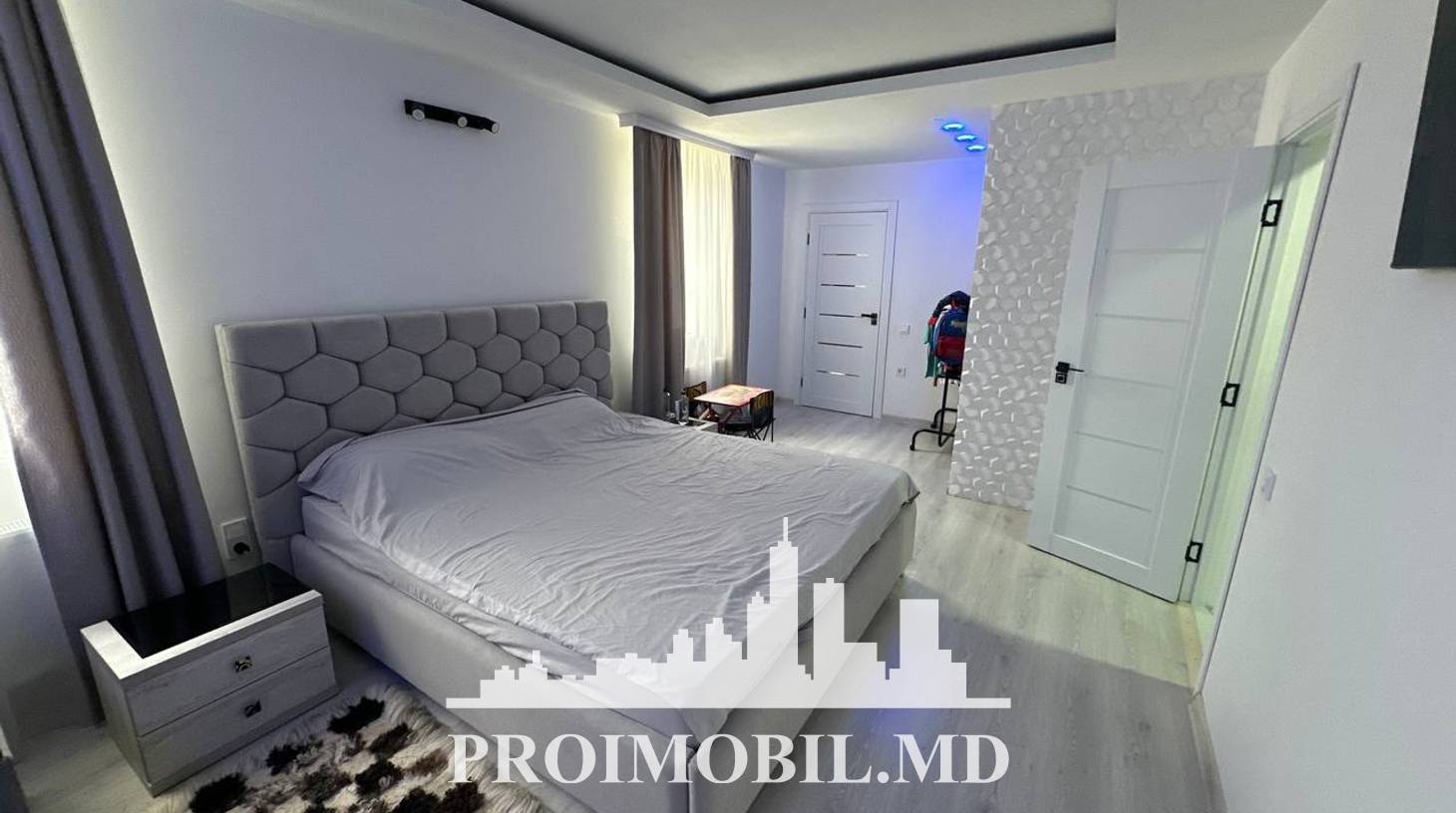 https://images.proimobil.md/DJjcEHJgfvOlrVTrbNM57jg28L7kR3DT6GHhOgK9VDY/watermark:0.75:so:0:30:0.39/resize:fill:1460:816:1/gravity:ce/bG9jYWw6Ly8vZXN0YXRlL2xyL2ZiMmNkMzc4LTE2ODktNDFkMy1iYzhhLWQzODBhYmU4OTQyNC5qcGVn