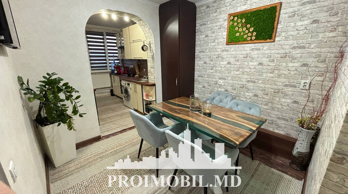 https://images.proimobil.md/DJrE2gZD6E3FEoL6FgLRUyf709T9_oRjHmQITTGeVvs/watermark:0.75:so:0:30:0.39/resize:fill:1460:816:1/gravity:ce/bG9jYWw6Ly8vZXN0YXRlL2xyL2ZkYmRlZTk2LTU0MzctNGI2MS04ZjUzLTg3MDdhNDVkNTM0Mi5qcGVn