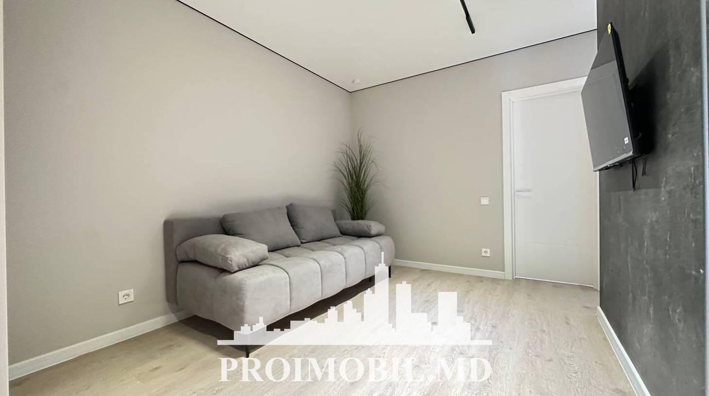 https://images.proimobil.md/DLHboRjTJqs8aE_i2K_BT_XJv_jxQuQ96h_R85MxJlo/watermark:0.75:so:0:30:0.39/resize:fill:1460:816:1/gravity:ce/bG9jYWw6Ly8vZXN0YXRlL2xyL2Y5ZjM3ZTYzLWNmY2YtNGYyMC05YWViLTYwZDViMjViMzdlOS5qcGVn