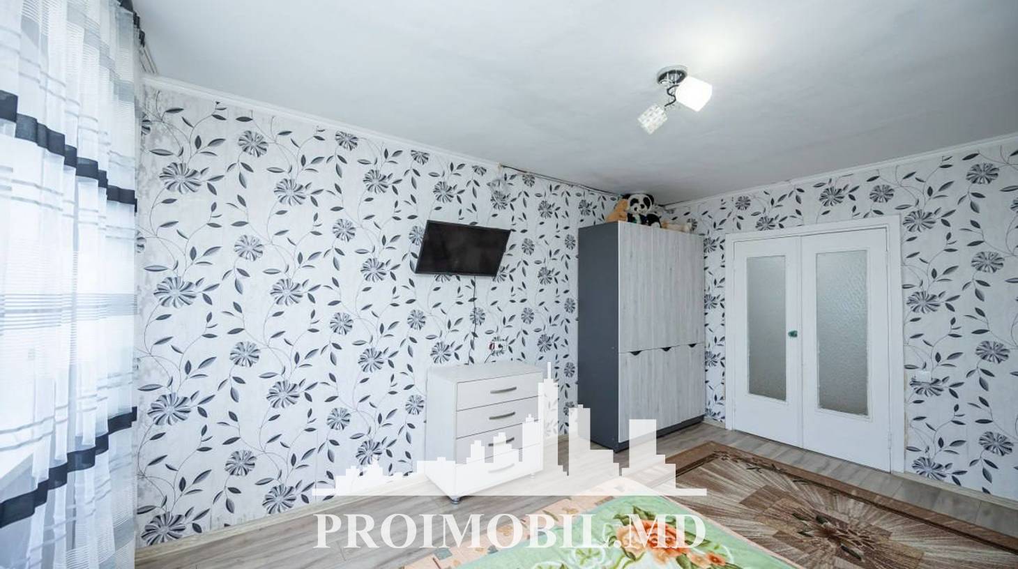 https://images.proimobil.md/DM0kBLOxo8R4lI787OOGvPZjYk4qR9l7XZpBErJia3g/watermark:0.75:so:0:30:0.39/resize:fill:1460:816:1/gravity:ce/bG9jYWw6Ly8vZXN0YXRlL2xyLzI0NzkxYTVjLTJhNDYtNGQ2ZS1hMDg3LWY5NDU4M2M5MWEzMi5qcGVn