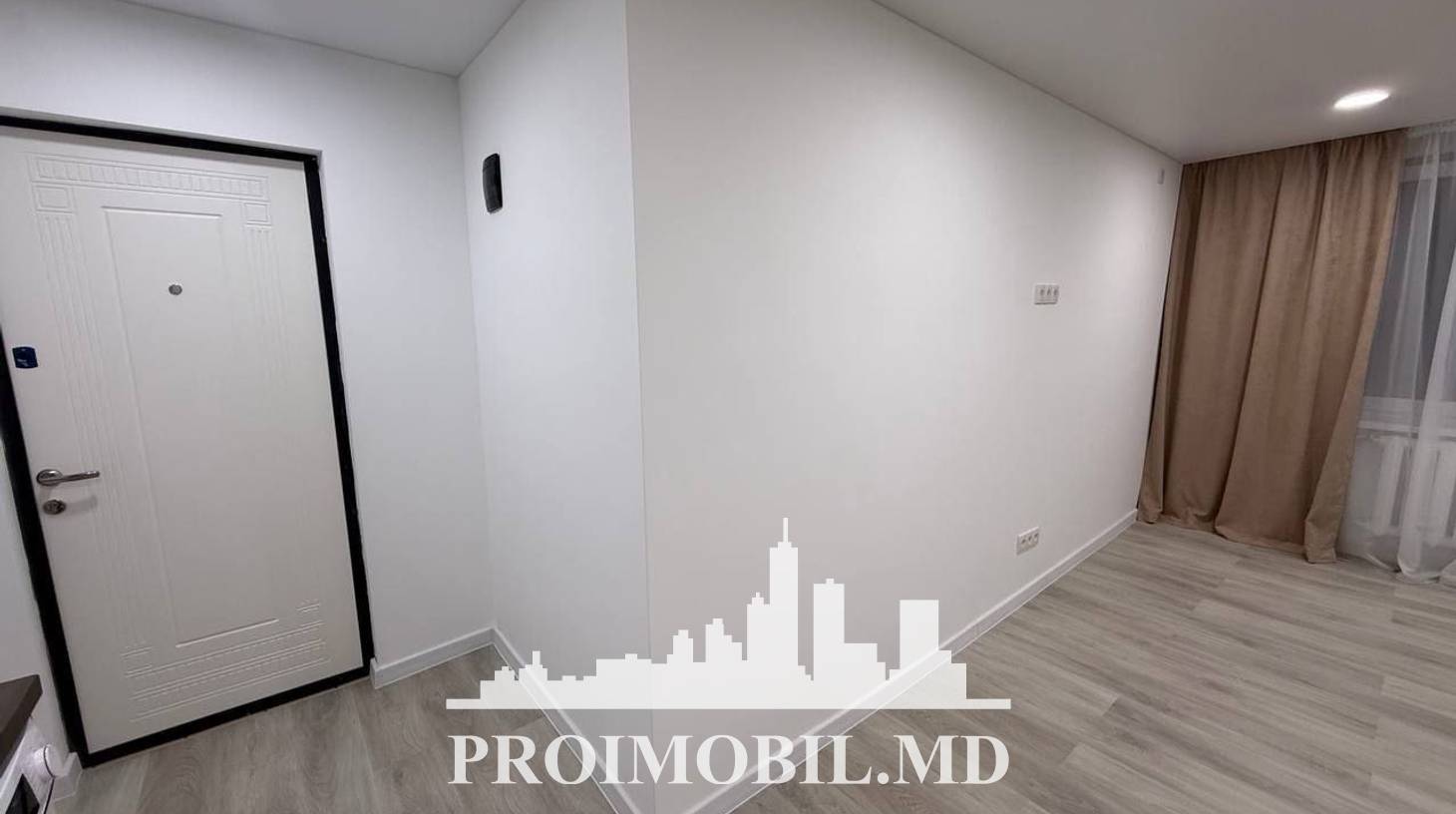 https://images.proimobil.md/DMJJdrJ9MQRkiz8VdkO4fILz7DWd-YIz8y_UaL7kFxE/watermark:0.75:so:0:30:0.39/resize:fill:1460:816:1/gravity:ce/bG9jYWw6Ly8vZXN0YXRlL2xyLzA3Y2ZjMWI3LTM2YjItNDEyOC1iNjA4LTBhZDkwN2VlODUwYS5qcGVn