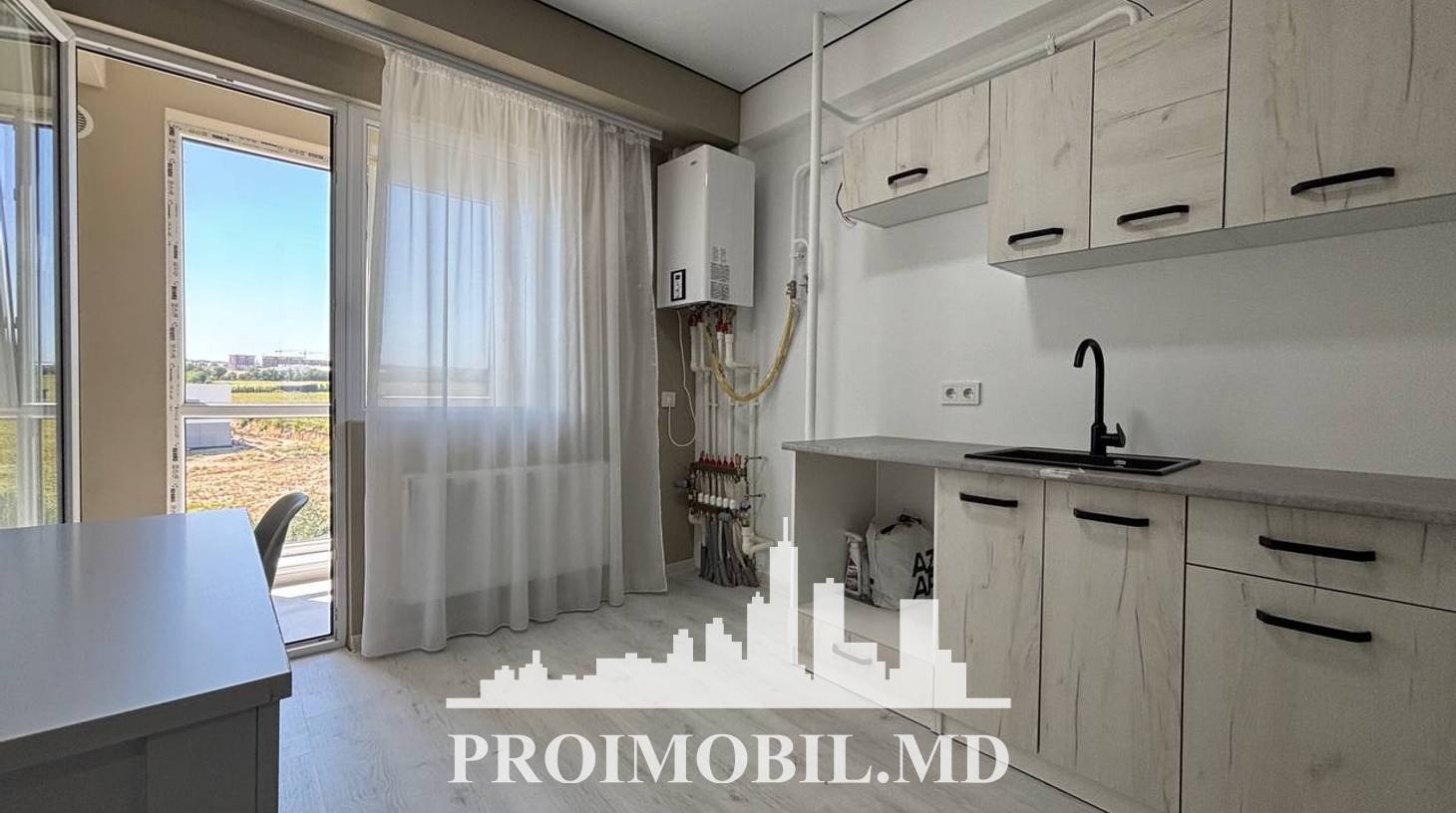https://images.proimobil.md/DNGwjBqkfK7KT_Hks7WwK1uPKS_7HJWxErYG5de1G90/watermark:0.75:so:0:30:0.39/resize:fill:1460:816:1/gravity:ce/bG9jYWw6Ly8vZXN0YXRlL2xyL2I3Y2Q3MDIyLTQ2YTYtNGQ0YS04ZjRkLWVhYTU5MDlkODI3NS5qcGVn