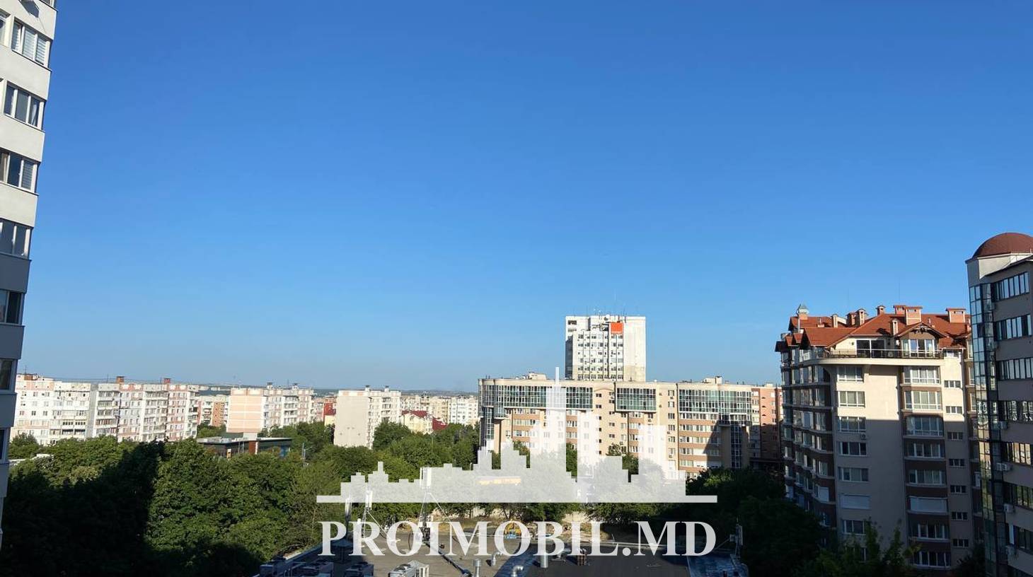 https://images.proimobil.md/DQNYruWFRgVa5qfsQ8fFKPhrubACgNbbroom2qubiIk/watermark:0.75:so:0:30:0.39/resize:fill:1460:816:1/gravity:ce/bG9jYWw6Ly8vZXN0YXRlL2xyLzNmOGFlMzg5LTQxZmItNDRhOS05MWIwLTgwZmM4ZTEwMWY4MC5qcGVn