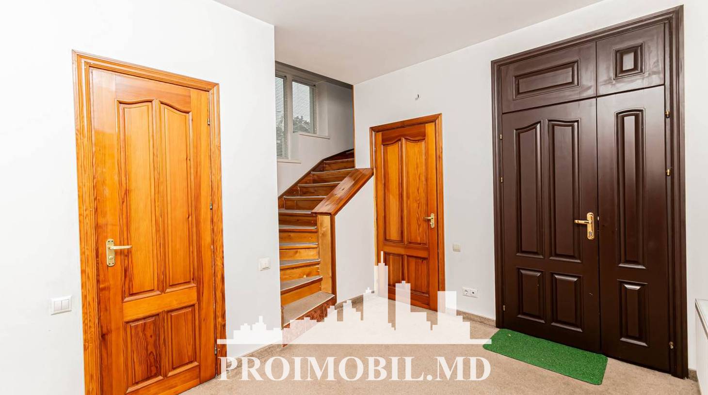 https://images.proimobil.md/DSaihN8ItEnpyeGl4aGuufSPaL4C8Kh476i6Nc_2vbU/watermark:0.75:so:0:30:0.39/resize:fill:1460:816:1/gravity:ce/bG9jYWw6Ly8vZXN0YXRlL2xyLzM2YTA5NjMwLWM2YWItNDhmZC04MTY3LTEzZjM3ZDRiNmViMy5qcGVn