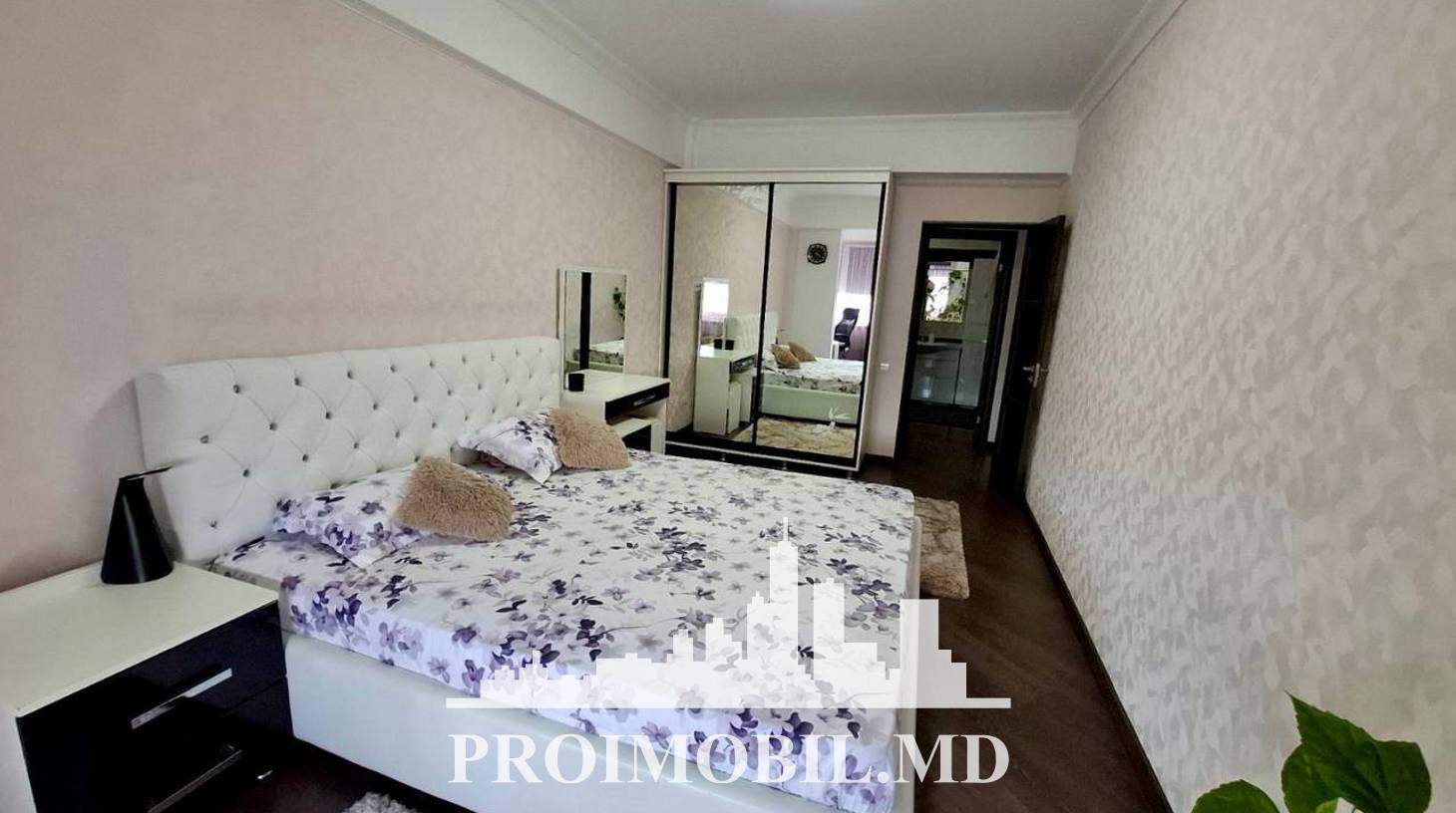 https://images.proimobil.md/DTnHbRjCTC036WBXBGeC2BjiOYuGWRR1mW34CzUunNA/watermark:0.75:so:0:30:0.39/resize:fill:1460:816:1/gravity:ce/bG9jYWw6Ly8vZXN0YXRlL2xyL2VkNTdhNTIyLWEyYmItNDE4MS05YWU1LTZmMDkxZTlmODA3OS5qcGVn
