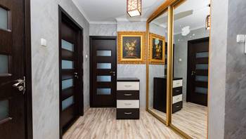 https://images.proimobil.md/DVn9SC_Lz1J95ycp7BjxkgI8rW1dC0lU0deKHgbeMzA/resize:fill:350:198:1/gravity:ce/bG9jYWw6Ly8vZXN0YXRlL2xyLzI0Mjk4OTQ0LWI5NzQtNGI2OS05ZjE4LTllMGM5NjJmMDNlNy5qcGVn