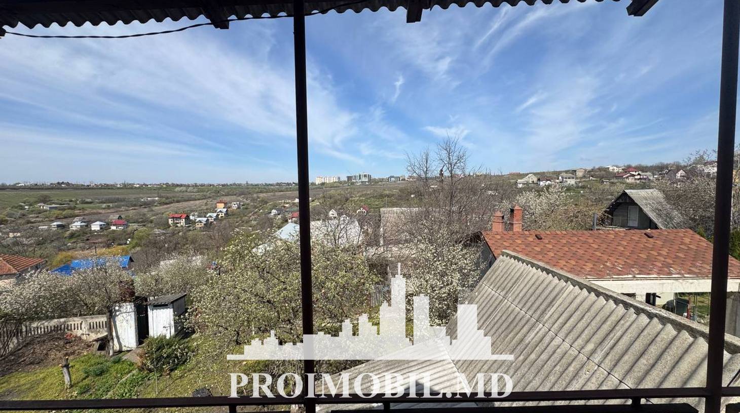https://images.proimobil.md/DZBr2SwNLq9hiyBti2nyZRJvmQXnJnH6T1y84jYNFXU/watermark:0.75:so:0:30:0.39/resize:fill:1460:816:1/gravity:ce/bG9jYWw6Ly8vZXN0YXRlL2xyL2VlYjFjYTAwLTVlZGItNGE1ZS1hODE5LTIxYWVmYWNjYmYyOC5qcGVn