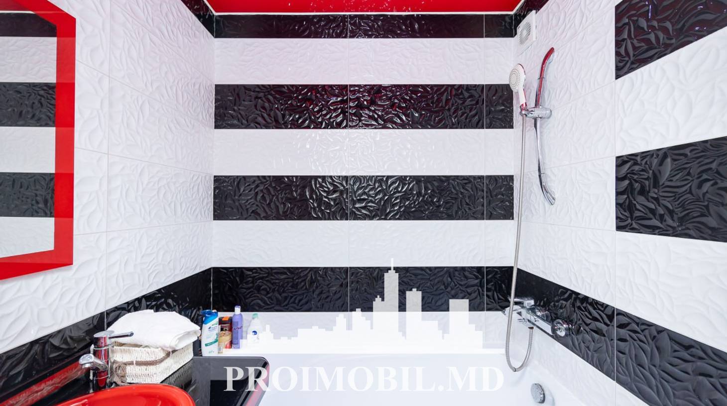 https://images.proimobil.md/D_MGmWB4gwVQQGK2DphMEggNglBjZCmL5o169viLMh0/watermark:0.75:so:0:30:0.39/resize:fill:1460:816:1/gravity:ce/bG9jYWw6Ly8vZXN0YXRlL2xyLzhlN2E1OTJmLWY5YzgtNDNkOS1hNjVjLTBjODQ2NDI3NGY0MC5qcGVn