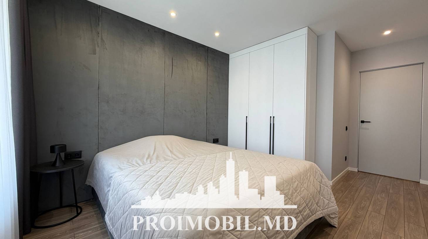 https://images.proimobil.md/De7g-Jp4enyiJdB5VhQ4uFC9mrCdA-FIzcLkTYdoHFM/watermark:0.75:so:0:30:0.39/resize:fill:1460:816:1/gravity:ce/bG9jYWw6Ly8vZXN0YXRlL2xyL2RjNGMzZWUwLTRmNDEtNDQyZi1iNTNlLWUzNjMxMTkxNmY3Zi5qcGVn