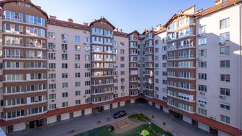 https://images.proimobil.md/DenElvb2XQAtBY8NkAVev-t3U2jG9DXpuBHV_7Z8AXw/resize:fill:350:198:1/gravity:ce/bG9jYWw6Ly8vZXN0YXRlL2xyLzdmMmM1YjlkLTYyM2QtNDVmMi1hZWQyLWQ1NzY3N2M2MDg4Mi5qcGVn
