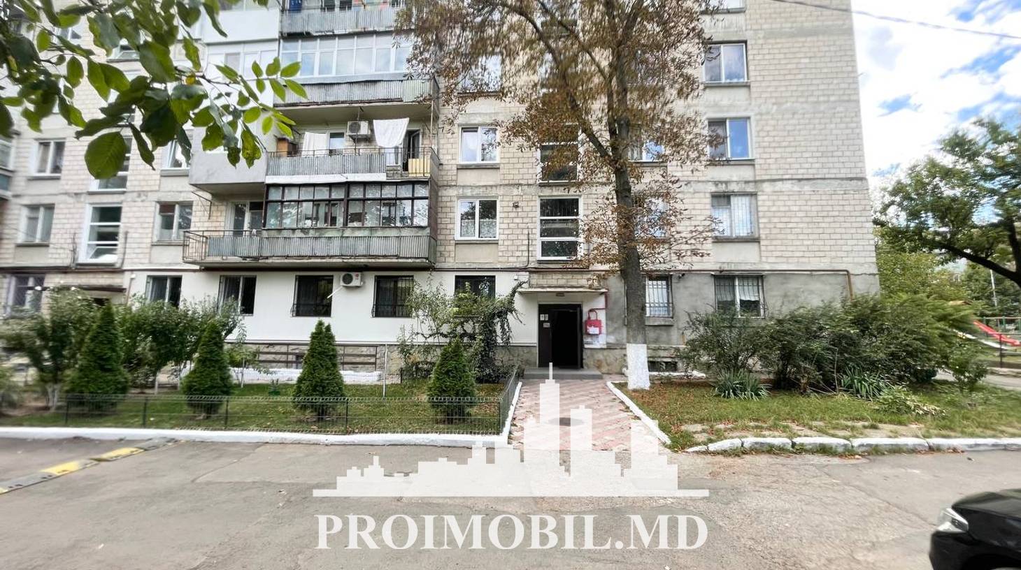 https://images.proimobil.md/Dfa6J6q3cNsy9EFccvFBtdtHeuL2kg6PIlJJQqSaKdQ/watermark:0.75:so:0:30:0.39/resize:fill:1460:816:1/gravity:ce/bG9jYWw6Ly8vZXN0YXRlL2xyLzMxODJhZjZlLTgyNGYtNDIyMy05ZmNjLTJkZDY5ZWY1NjNjOS5qcGVn