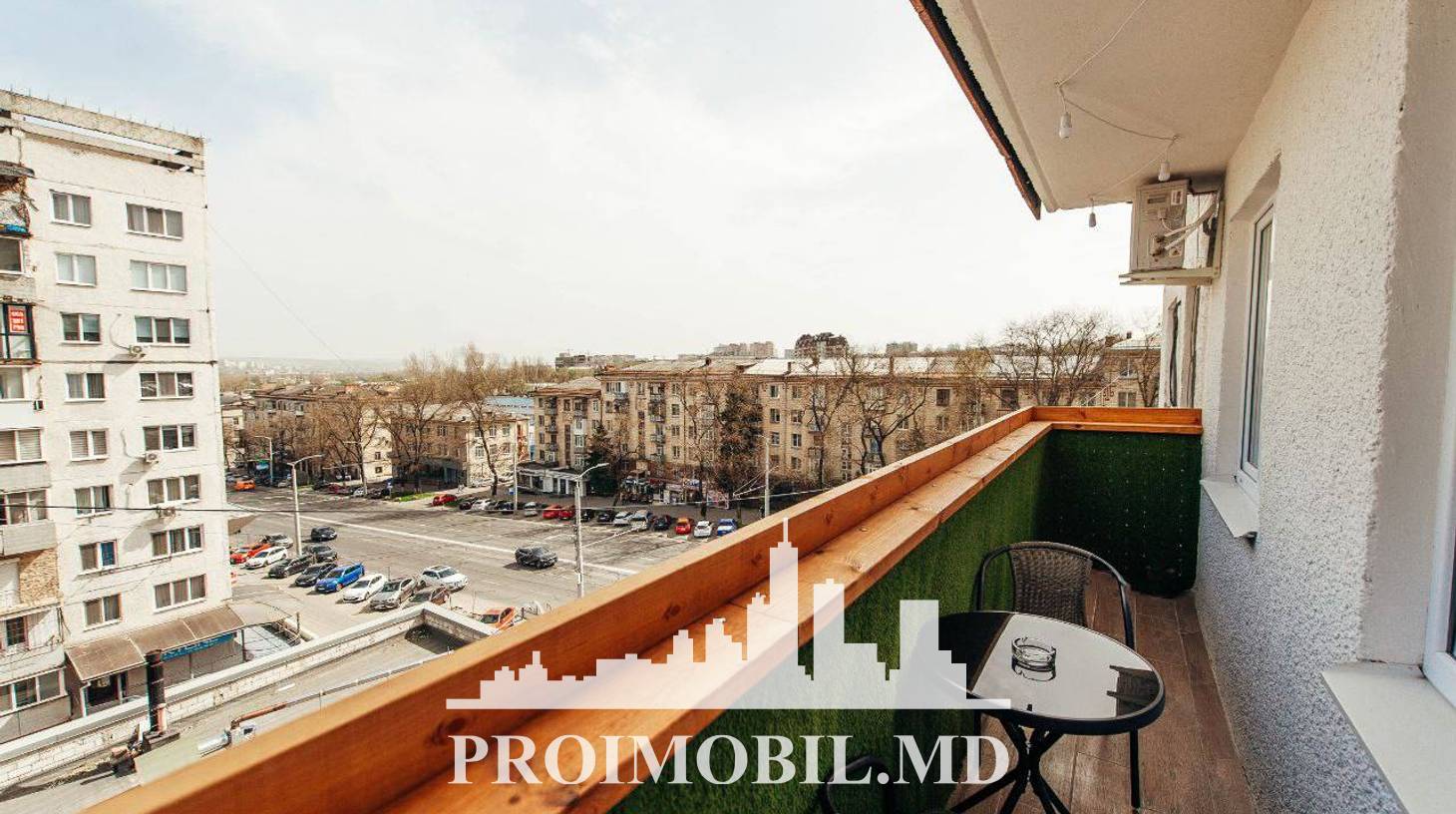 https://images.proimobil.md/Di3ziduUasMjg0oGQF0x4pfLonn6qEdjE0KH5O013QM/watermark:0.75:so:0:30:0.39/resize:fill:1460:816:1/gravity:ce/bG9jYWw6Ly8vZXN0YXRlL2xyLzRjM2Q3ZTE4LWMzZGYtNDQ2Yi05NGVhLTlkNWU1Njg3MzU3ZC5qcGVn