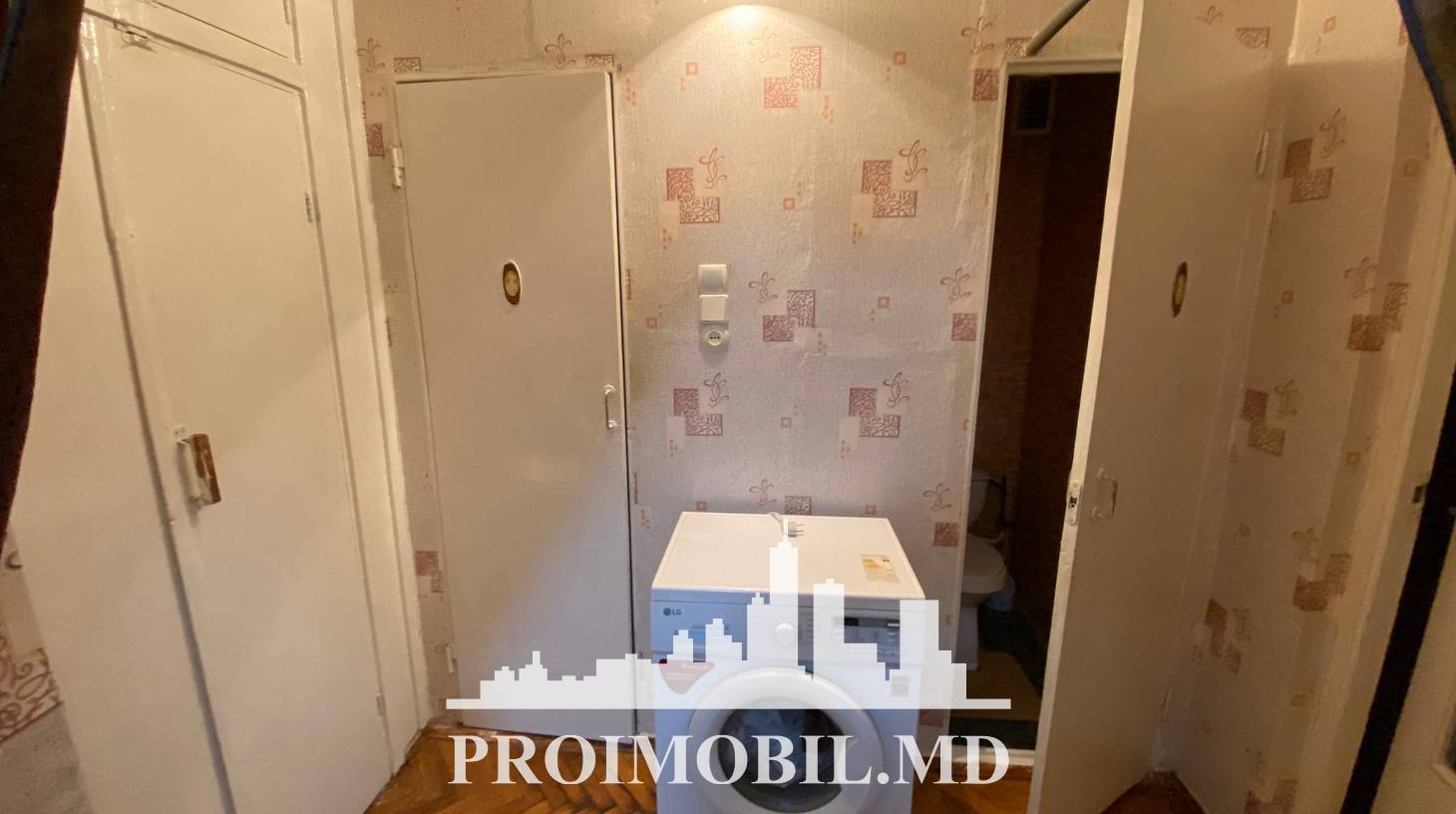 https://images.proimobil.md/Dj2DQsPstetZvD4Juk1q_957gxv-K5oo11VOATe5WKs/watermark:0.75:so:0:30:0.39/resize:fill:1460:816:1/gravity:ce/bG9jYWw6Ly8vZXN0YXRlL2xyLzA0YzFkOTRiLTk3NjUtNDNjNC1hODk3LTk1N2ZlZGVkNzBkMS5qcGVn