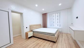 https://images.proimobil.md/Dj4rJEZNkPBpnadvh05KlypY2K7pMj2t7Ltm9X52r8Y/resize:fill:350:198:1/gravity:ce/bG9jYWw6Ly8vZXN0YXRlL2xyLzUzMWI0YmZiLTE1MjgtNDg4MC04ZDkxLWMwMjQxNmM5NTYwMC5qcGVn