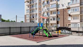 https://images.proimobil.md/DjskVisIlM8vyHnqt655uMryFEhCBC0gwltHdXPek3M/resize:fill:350:198:1/gravity:ce/bG9jYWw6Ly8vZXN0YXRlL2xyLzJhMTYxMDk1LTNiMDUtNDZiNS04ZDIxLTk0MDcxOTZhYzIzMS5qcGVn