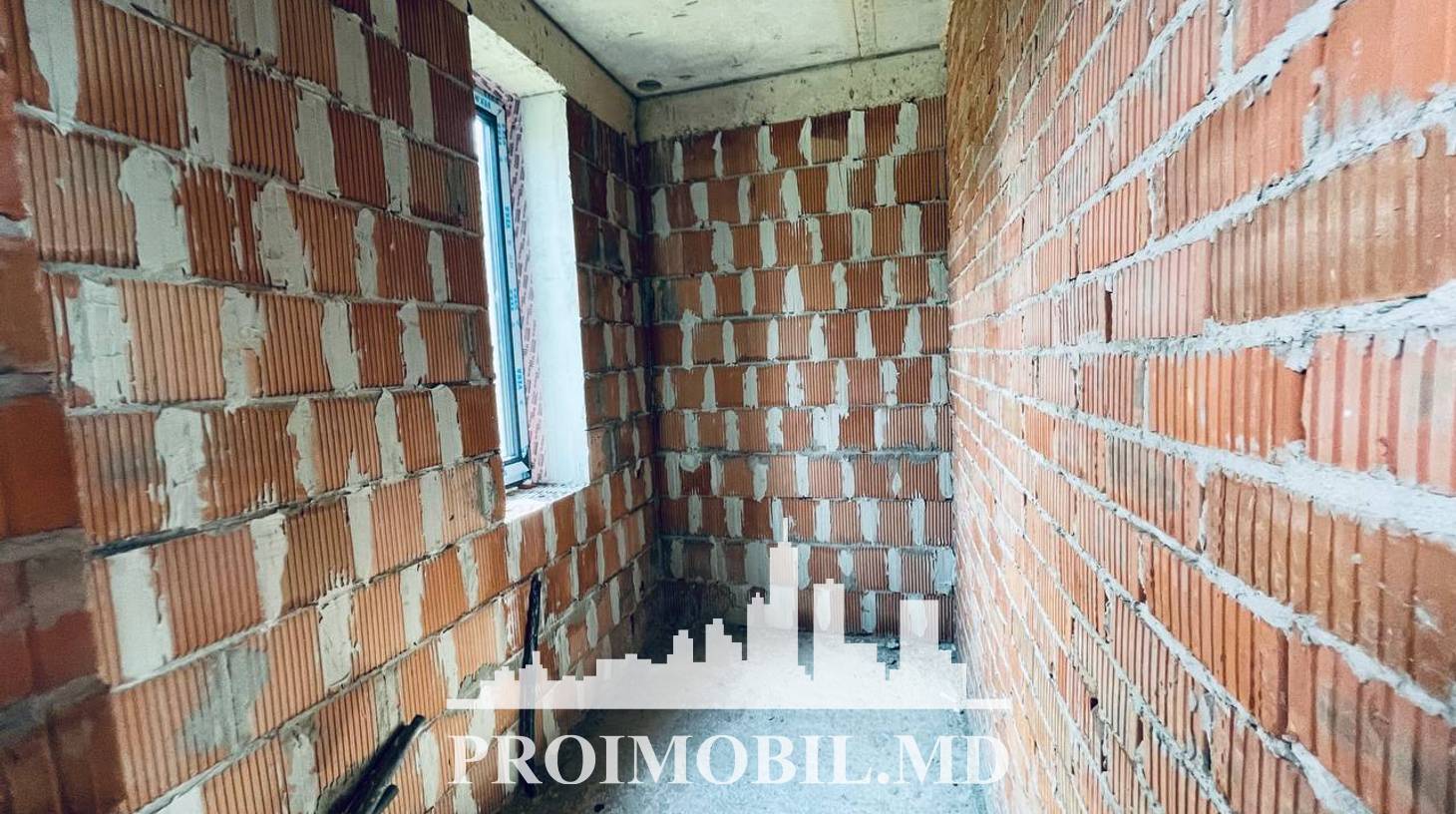 https://images.proimobil.md/DlW0aEVhFwj_ptUPCAxATvqFXg6JoH0KP3Wbuqog2_o/watermark:0.75:so:0:30:0.39/resize:fill:1460:816:1/gravity:ce/bG9jYWw6Ly8vZXN0YXRlL2xyL2FkZDM5OTM1LTcxNmMtNDM1Yi1hZDIzLTEzZWQwNjM1YzMxZC5qcGVn