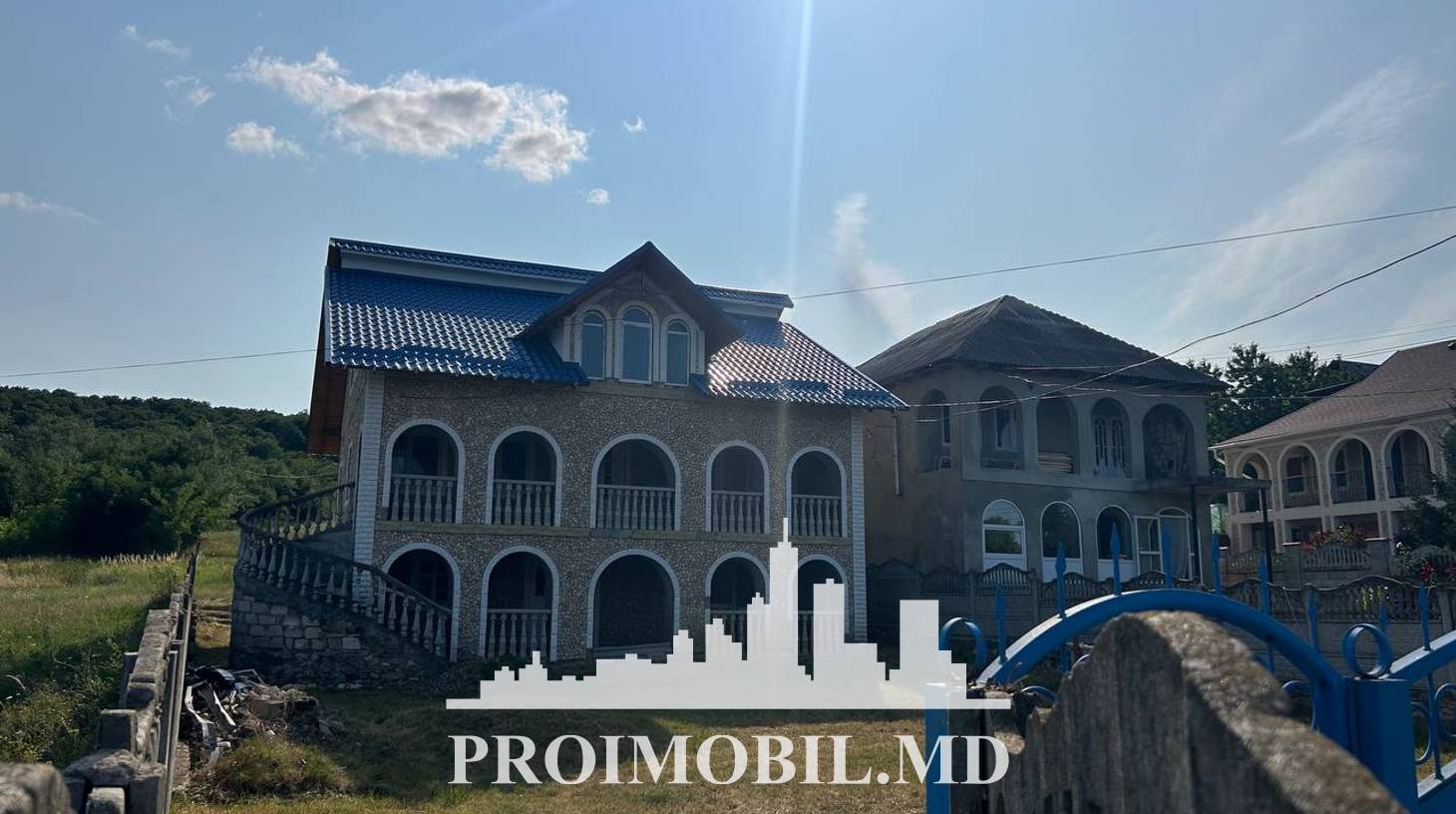 https://images.proimobil.md/DmriH5gtfePgCsb7oLQ-yBR0l5OXN0xrwuRWrTfODq0/watermark:0.75:so:0:30:0.39/resize:fill:1460:816:1/gravity:ce/bG9jYWw6Ly8vZXN0YXRlL2xyLzVmZDA2YzA1LTcyY2UtNGY4NS1hZjYwLTg0MzRiZDUyY2RiYy5qcGVn