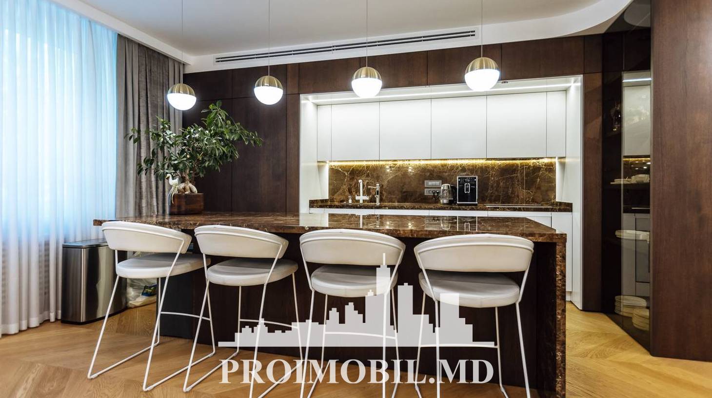 https://images.proimobil.md/DnhrpMNuRv7tACgdKFQvaKwJpEVOwwgfo5UXC0U21UA/watermark:0.75:so:0:30:0.39/resize:fill:1460:816:1/gravity:ce/bG9jYWw6Ly8vZXN0YXRlL2xyLzRiMGE0MzE2LTg3YmEtNDA2ZC05Njc1LThhNDFkY2EzM2MyYi5qcGVn