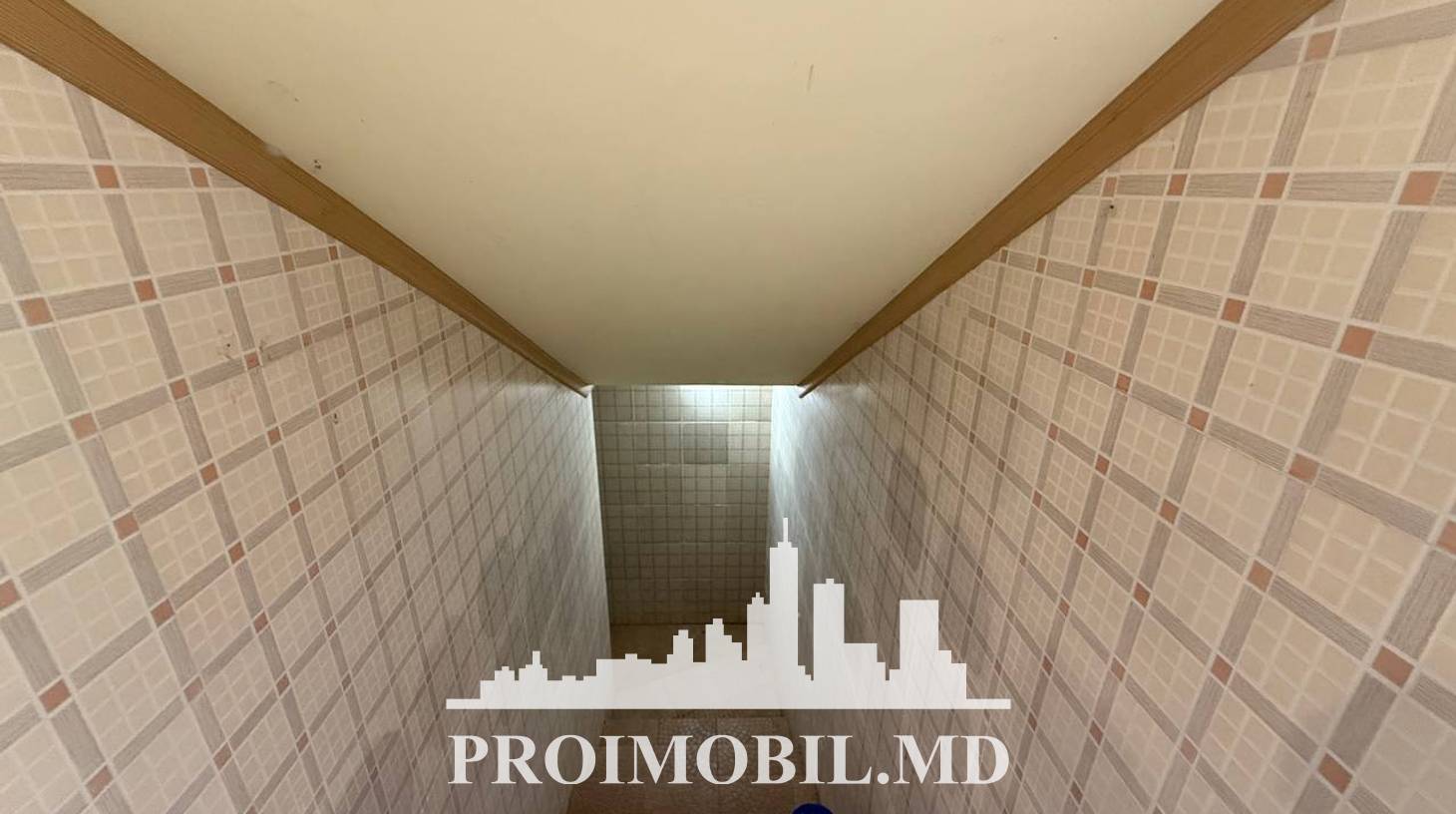 https://images.proimobil.md/DoOKmgxiB9ZNMVgK06e9zB-UtFZ7IlL-YXEPBlV3NVQ/watermark:0.75:so:0:30:0.39/resize:fill:1460:816:1/gravity:ce/bG9jYWw6Ly8vZXN0YXRlL2xyLzg4NTFlNTFiLWU2YmMtNGEwOS1iZGExLThhMGY3MzQwNzE4OC5qcGVn