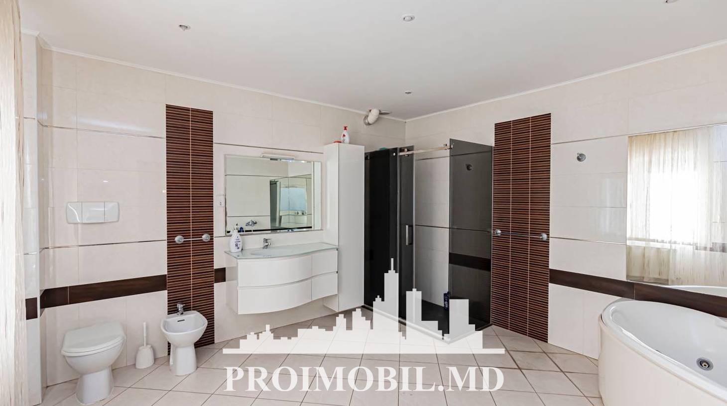 https://images.proimobil.md/DoU7UBaR5EQp_Fi9ksRGWoQsV_huyDWUWNbxsejzQg8/watermark:0.75:so:0:30:0.39/resize:fill:1460:816:1/gravity:ce/bG9jYWw6Ly8vZXN0YXRlL2xyL2I3ZjI0ZGRmLTJlYjYtNDRlMS05OGQ0LTRjNTdiOWI3NDI5My5qcGVn