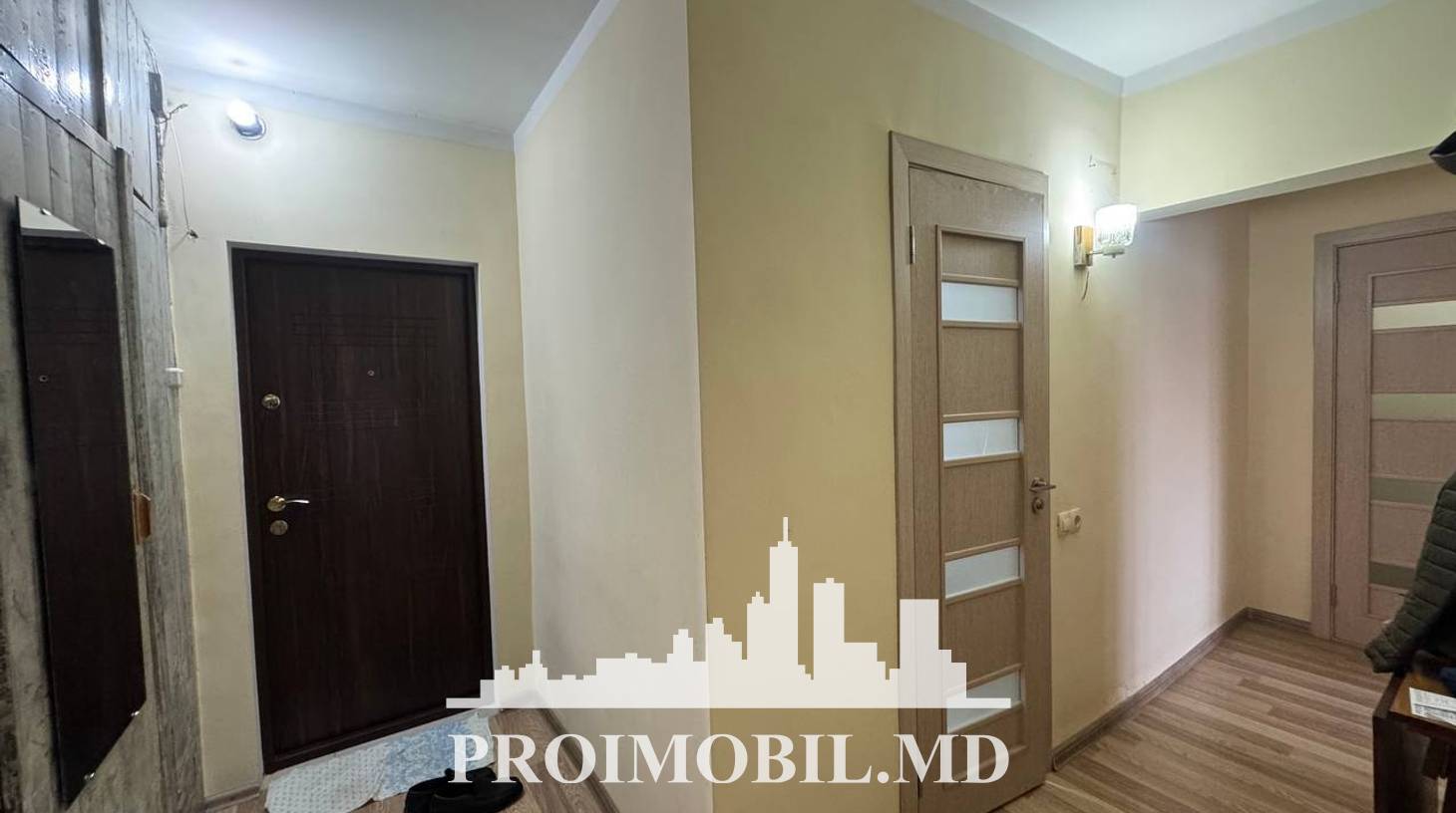 https://images.proimobil.md/DqrAIJOs7F9ZvRQ9SdPucpZEcUjg1UBXtwip6klqI0c/watermark:0.75:so:0:30:0.39/resize:fill:1460:816:1/gravity:ce/bG9jYWw6Ly8vZXN0YXRlL2xyLzc0MTk0YTA1LTI2YTEtNDc1Mi1iZGE1LTVmMGNkNzE1MzRkOS5qcGVn