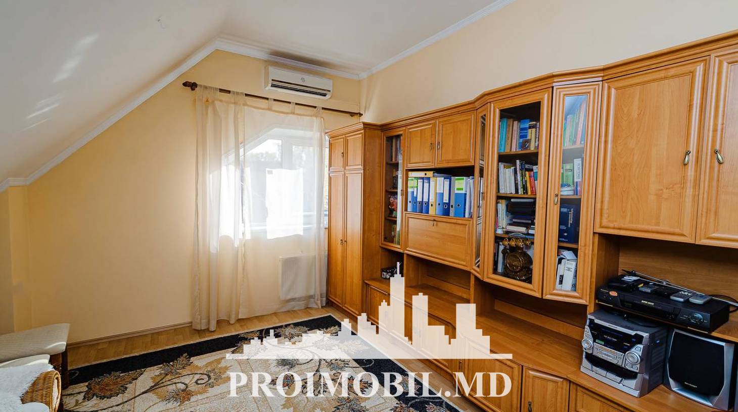 https://images.proimobil.md/Dref9fBmT6I4whbeGgwnkqRZkRbQnT40UwJHW6nMjns/watermark:0.75:so:0:30:0.39/resize:fill:1460:816:1/gravity:ce/bG9jYWw6Ly8vZXN0YXRlL2xyLzI4YjQ1OTQ0LTM1ZWUtNGYzZC1iMjMyLTBjOWE4MGY1MDBjZS5qcGVn