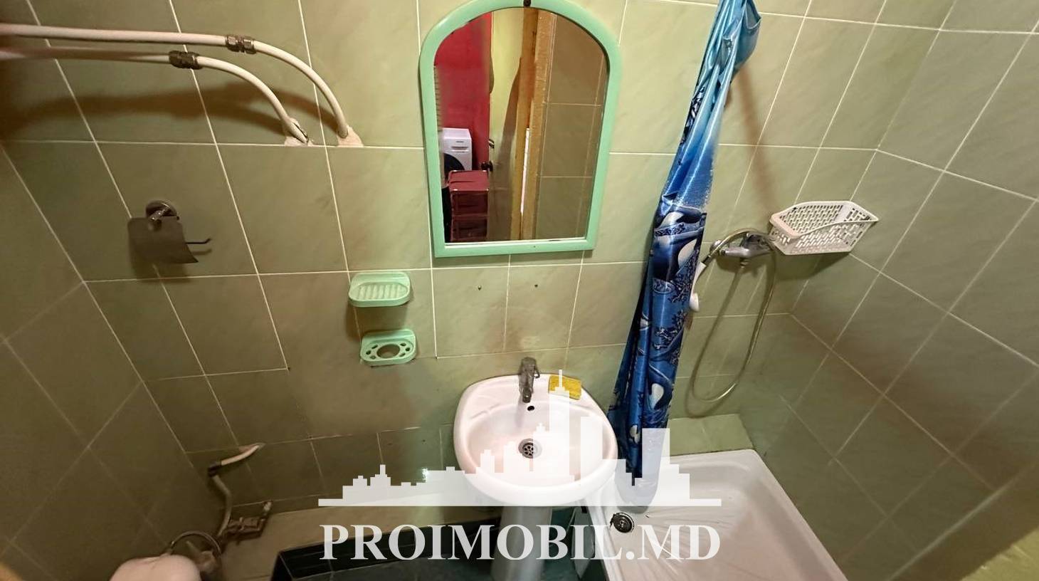 https://images.proimobil.md/DtxZB7xUa5FqA4WQYuYU6LQB_XtaOlthgoydGJ-qKYk/watermark:0.75:so:0:30:0.39/resize:fill:1460:816:1/gravity:ce/bG9jYWw6Ly8vZXN0YXRlL2xyLzM1NmYwMzQyLTIzZWEtNGEwNC1iMDMzLTJmNjVmMDUyYTQ5MS5qcGVn