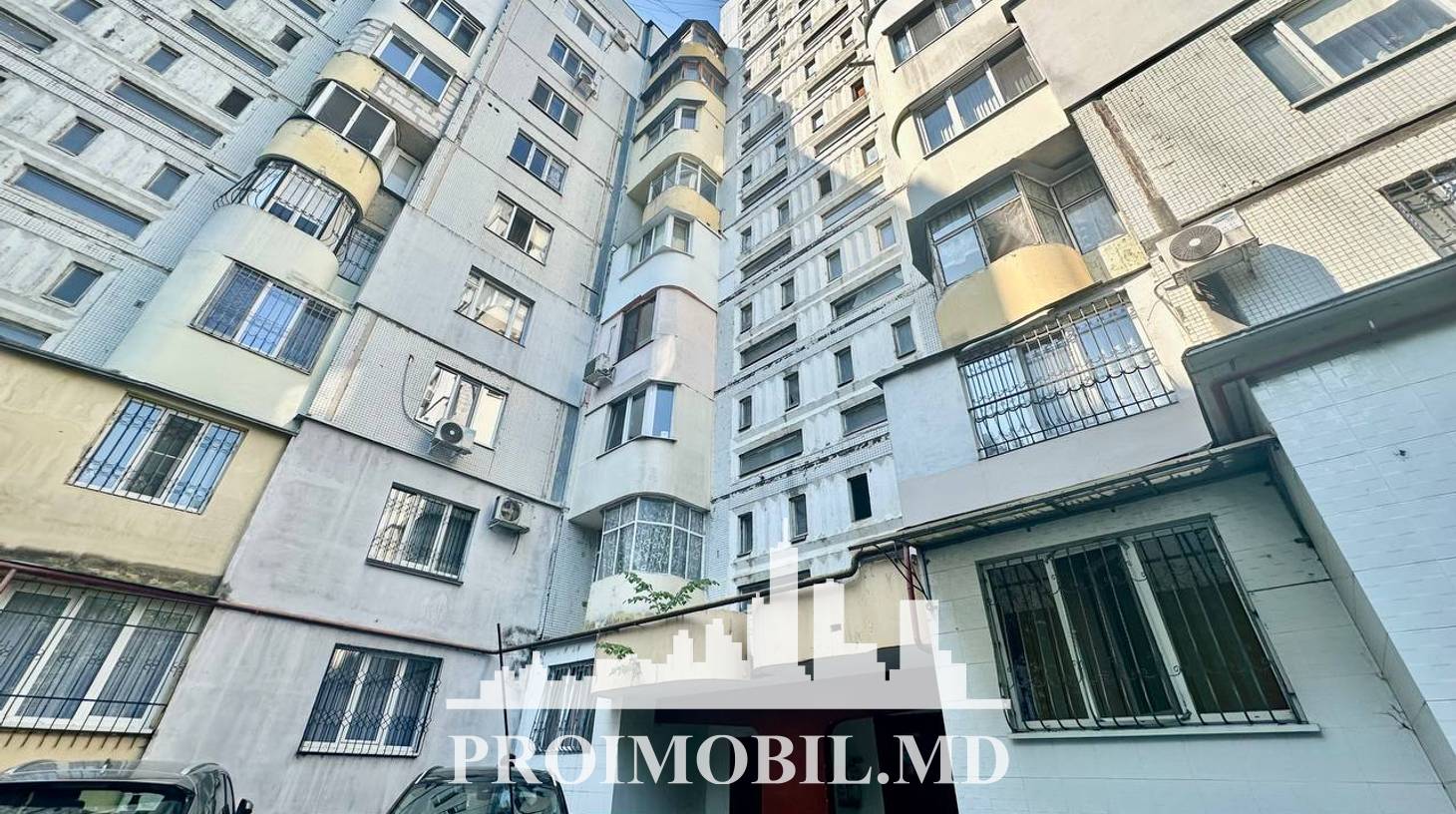 https://images.proimobil.md/DtzGrbh4aJjilCVTdNuCsn7Bm_j9XRSqvMm_F9t6Rp4/watermark:0.75:so:0:30:0.39/resize:fill:1460:816:1/gravity:ce/bG9jYWw6Ly8vZXN0YXRlL2xyLzJjMTllNTg4LWNmYzctNGZmNy04OWU0LTI5MDgzYjE2MjY1OS5qcGVn