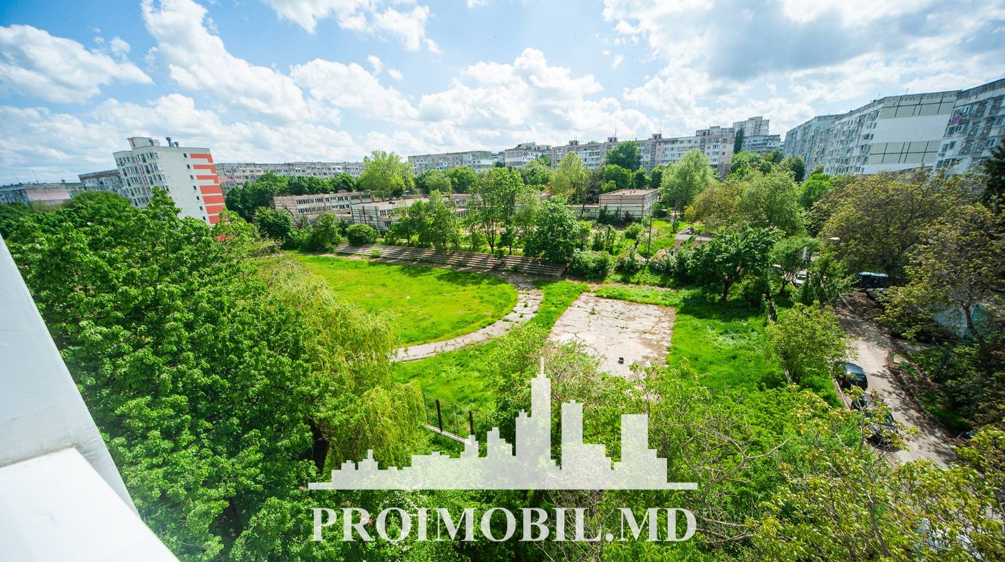 https://images.proimobil.md/DuFj_y3BdLv0JPAB8A7K4Kw0IgYOtyGXOp-xUOcnLh4/watermark:0.75:so:0:30:0.39/resize:fill:1460:816:1/gravity:ce/bG9jYWw6Ly8vZXN0YXRlL2xyLzdkYWM4ZjJhLWYwMDItNGUyNS1hYWZmLTFkMDg2OGE0ZjhkMC5qcGVn