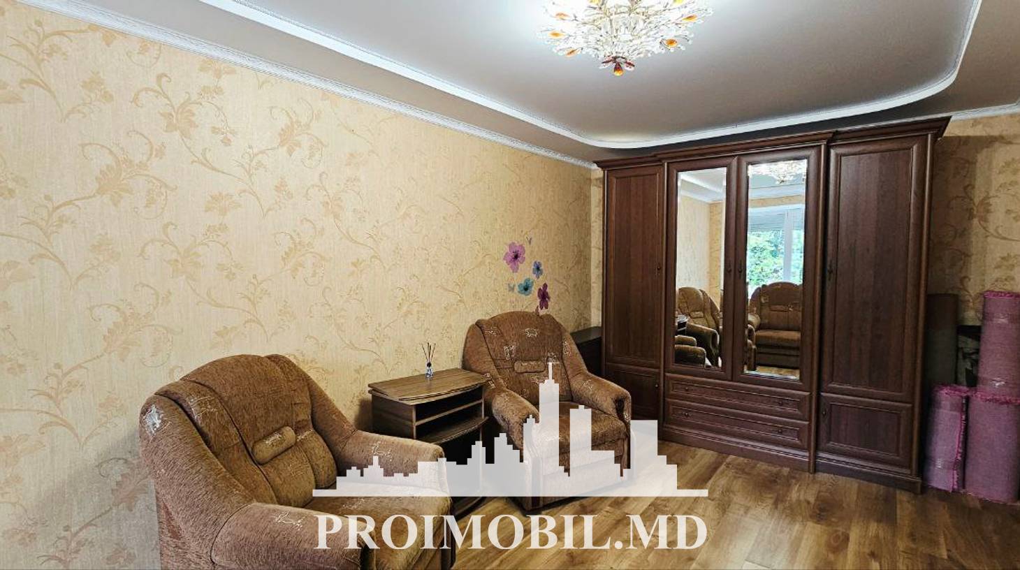 https://images.proimobil.md/DxiMUJYnsDDAz5Q7PDA0i5Xn4as8dk4K1MeLEOx3-DY/watermark:0.75:so:0:30:0.39/resize:fill:1460:816:1/gravity:ce/bG9jYWw6Ly8vZXN0YXRlL2xyLzI2YTE4Y2Q0LWYxYTYtNDEwMi05MGViLWExODEyZTBlYzk1YS5qcGVn