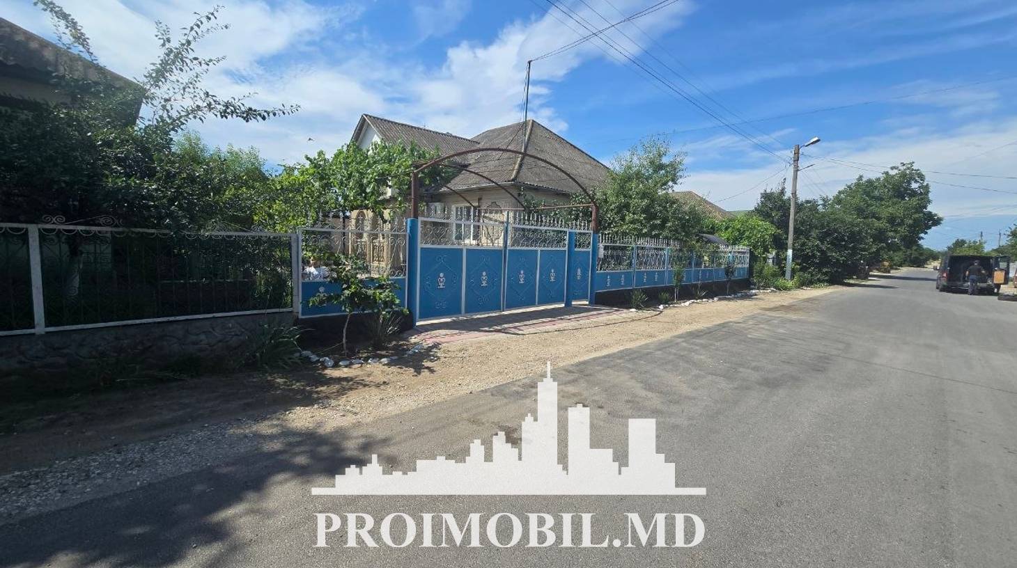 https://images.proimobil.md/DxuYwjkD-1-2FfhDlXpRDBY_8OlyJI8cTXliQ5cY3mw/watermark:0.75:so:0:30:0.39/resize:fill:1460:816:1/gravity:ce/bG9jYWw6Ly8vZXN0YXRlL2xyL2IzZDU2NDExLTBjM2MtNGZmOC04ZWUwLThiZTQ4MTdkZWJmNC5qcGVn